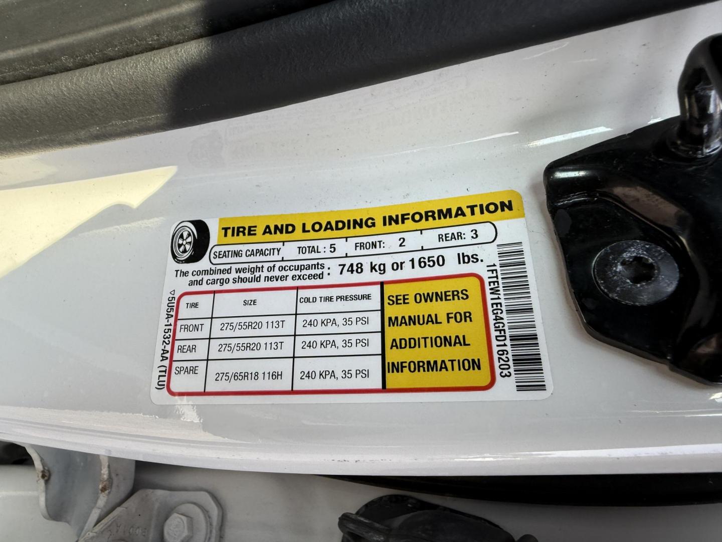 2016 White /Black Ford F-150 Lariat SuperCrew 5.5-ft. Bed 4WD (1FTEW1EG4GF) with an 3.5L V6 TWIN TURBO engine, 6A transmission, located at 11115 Chardon Rd. , Chardon, OH, 44024, (440) 214-9705, 41.580246, -81.241943 - This One Owner 2016 Ford F-150 Lariat Crew Cab is a high-performance pickup truck featuring a 3.5L twin-turbo EcoBoost V6 engine, producing 365 HP and 420 lb-ft of torque, paired with a 6-speed automatic transmission and 3.55 gearing. It boasts a luxurious leather interior with heated and cooled pow - Photo#27