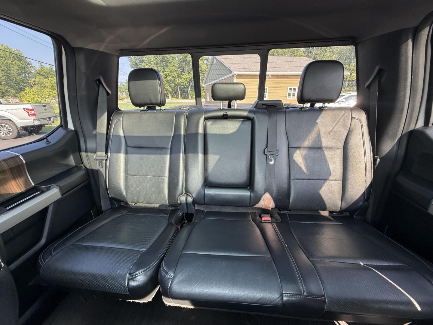 2016 White /Black Ford F-150 Lariat SuperCrew 5.5-ft. Bed 4WD (1FTEW1EG4GF) with an 3.5L V6 TWIN TURBO engine, 6A transmission, located at 11115 Chardon Rd. , Chardon, OH, 44024, (440) 214-9705, 41.580246, -81.241943 - This One Owner 2016 Ford F-150 Lariat Crew Cab is a high-performance pickup truck featuring a 3.5L twin-turbo EcoBoost V6 engine, producing 365 HP and 420 lb-ft of torque, paired with a 6-speed automatic transmission and 3.55 gearing. It boasts a luxurious leather interior with heated and cooled pow - Photo#44