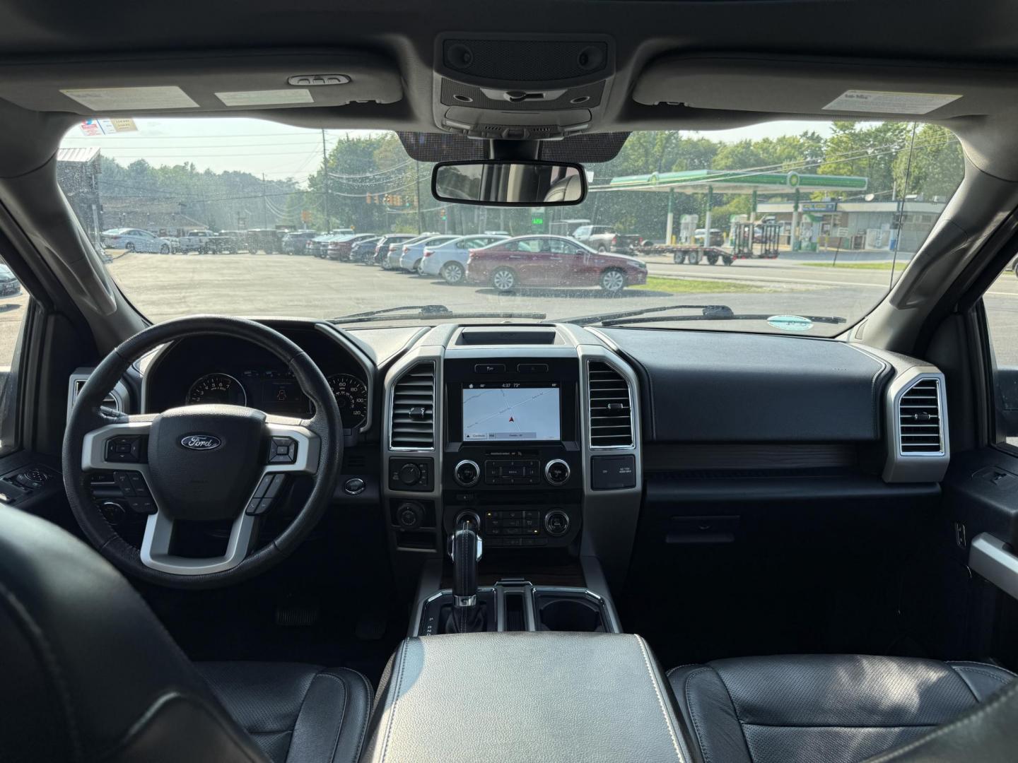 2016 White /Black Ford F-150 Lariat SuperCrew 5.5-ft. Bed 4WD (1FTEW1EG4GF) with an 3.5L V6 TWIN TURBO engine, 6A transmission, located at 11115 Chardon Rd. , Chardon, OH, 44024, (440) 214-9705, 41.580246, -81.241943 - This One Owner 2016 Ford F-150 Lariat Crew Cab is a high-performance pickup truck featuring a 3.5L twin-turbo EcoBoost V6 engine, producing 365 HP and 420 lb-ft of torque, paired with a 6-speed automatic transmission and 3.55 gearing. It boasts a luxurious leather interior with heated and cooled pow - Photo#48