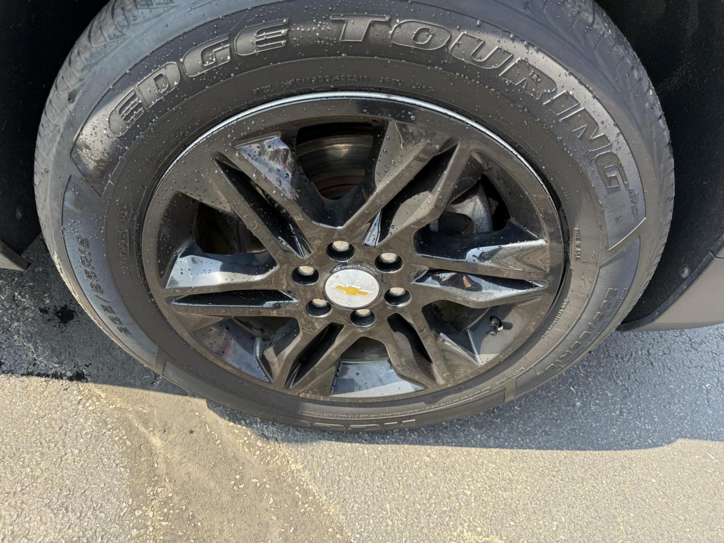 2020 Gray /Black Chevrolet Blazer 2LT AWD (3GNKBHRS9LS) with an 3.6L V6 DOHC 24V engine, 9A transmission, located at 547 E. Main St., Orwell, OH, 44076, (440) 437-5893, 41.535435, -80.847855 - This 2020 Chevrolet Blazer 2LT AWD is a sporty midsize SUV powered by a 3.6L V6 engine and 9-speed automatic transmission, delivering a robust 0-60 mph time of 6.1 seconds and a 4,500-pound towing capacity. It features a power driver’s seat, heated front seats, dual-zone automatic climate control, - Photo#4