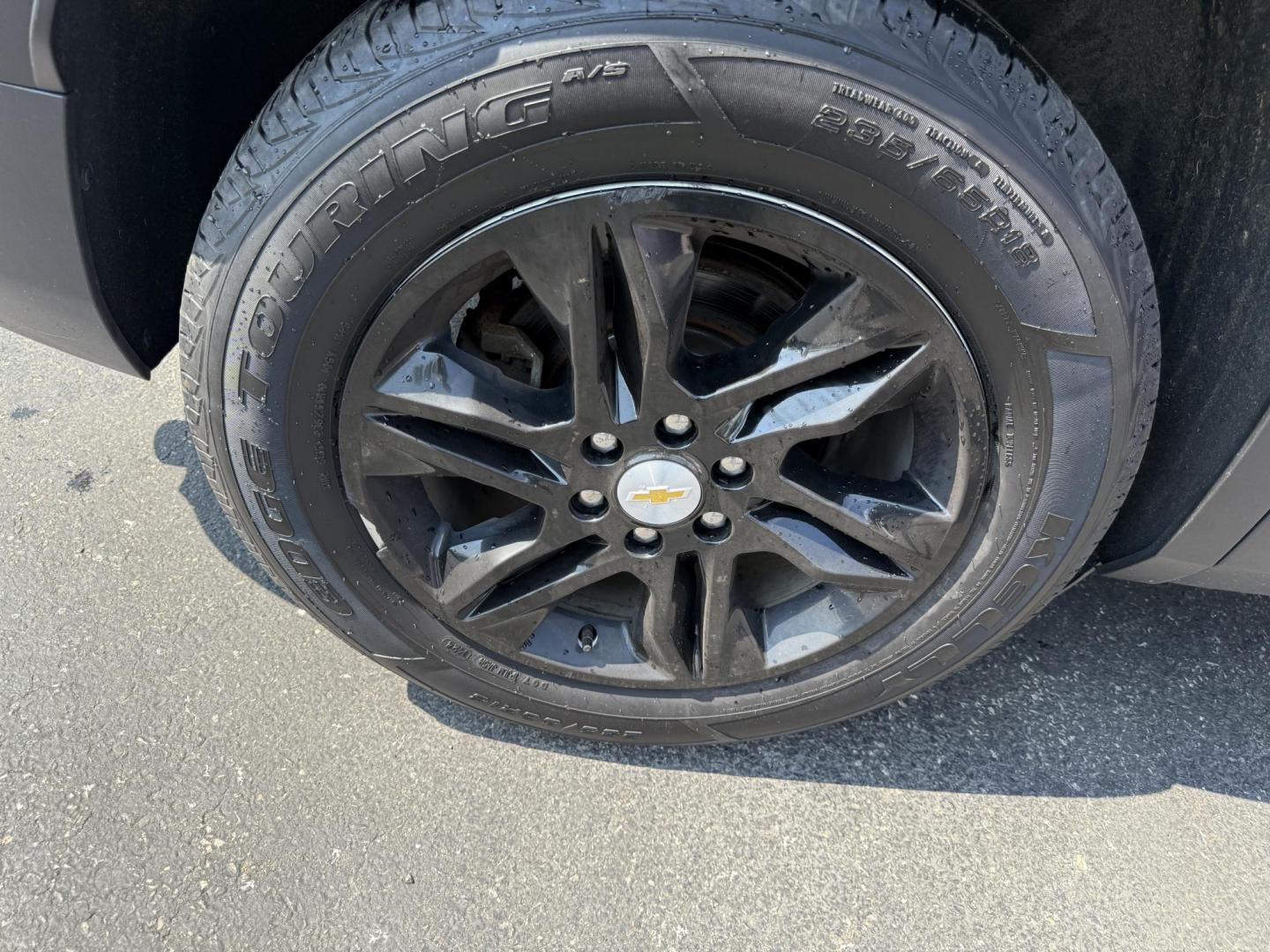 2020 Gray /Black Chevrolet Blazer 2LT AWD (3GNKBHRS9LS) with an 3.6L V6 DOHC 24V engine, 9A transmission, located at 547 E. Main St., Orwell, OH, 44076, (440) 437-5893, 41.535435, -80.847855 - This 2020 Chevrolet Blazer 2LT AWD is a sporty midsize SUV powered by a 3.6L V6 engine and 9-speed automatic transmission, delivering a robust 0-60 mph time of 6.1 seconds and a 4,500-pound towing capacity. It features a power driver’s seat, heated front seats, dual-zone automatic climate control, - Photo#6