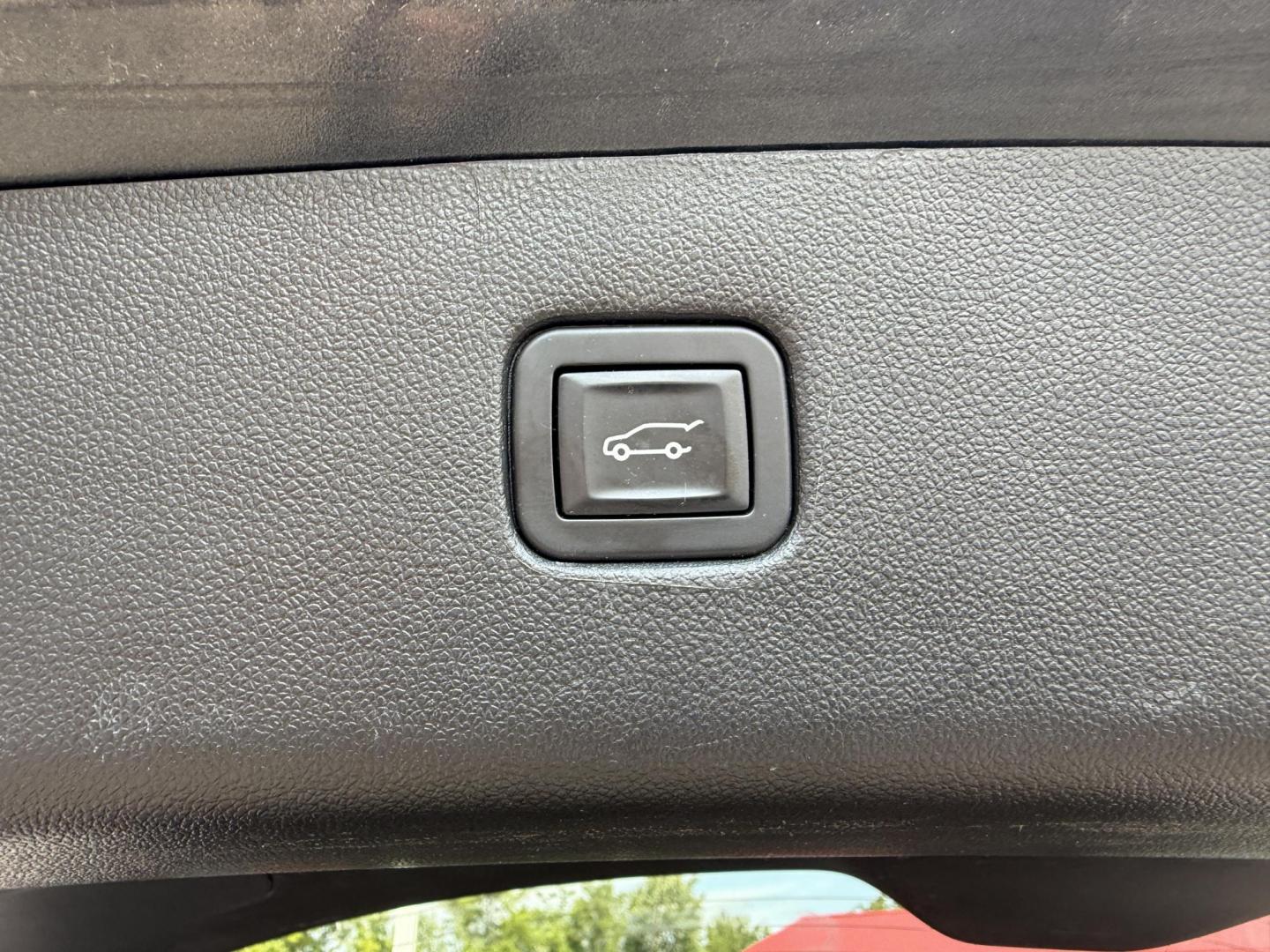2020 Gray /Black Chevrolet Blazer 2LT AWD (3GNKBHRS9LS) with an 3.6L V6 DOHC 24V engine, 9A transmission, located at 547 E. Main St., Orwell, OH, 44076, (440) 437-5893, 41.535435, -80.847855 - This 2020 Chevrolet Blazer 2LT AWD is a sporty midsize SUV powered by a 3.6L V6 engine and 9-speed automatic transmission, delivering a robust 0-60 mph time of 6.1 seconds and a 4,500-pound towing capacity. It features a power driver’s seat, heated front seats, dual-zone automatic climate control, - Photo#40