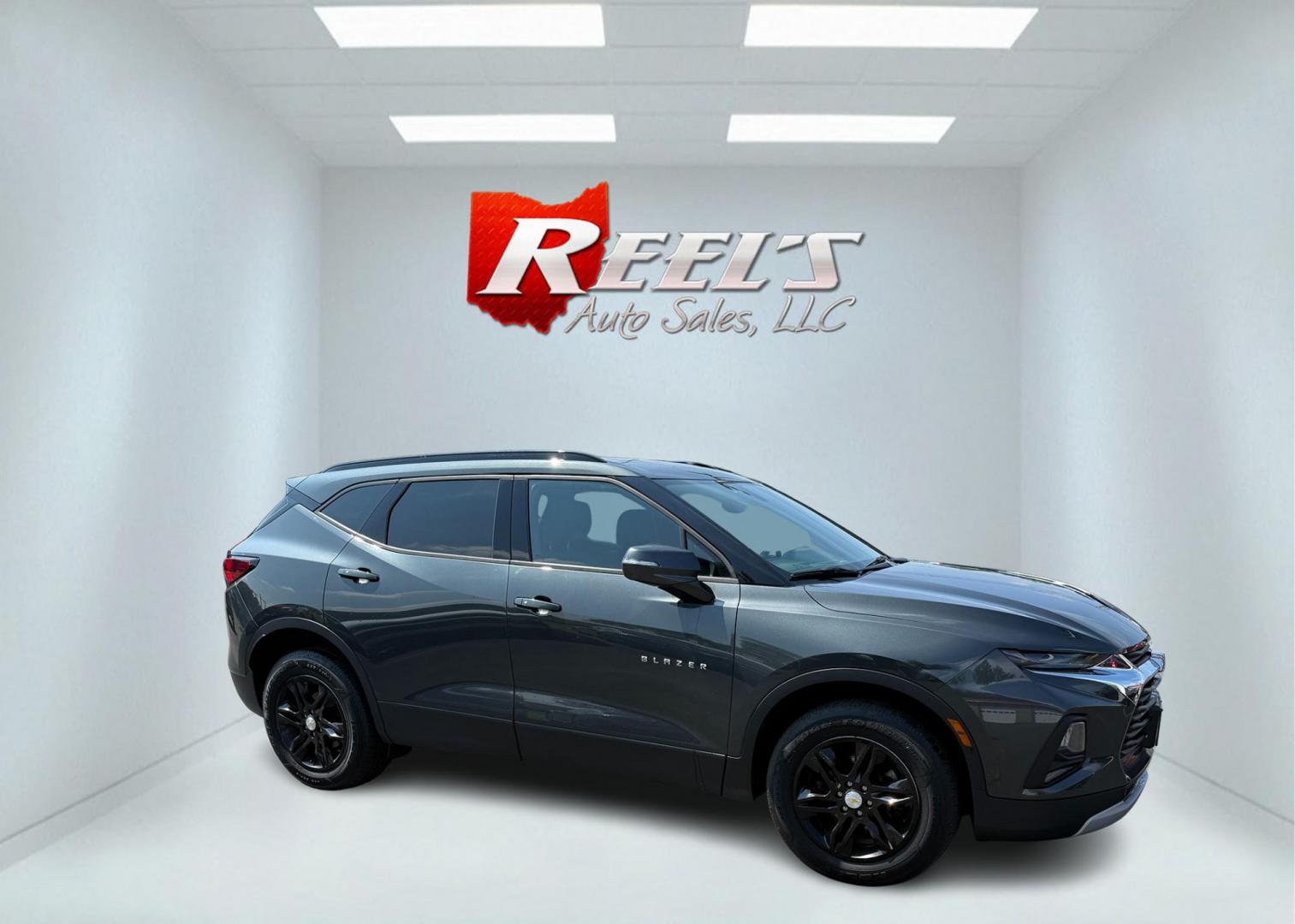 2020 Gray /Black Chevrolet Blazer 2LT AWD (3GNKBHRS9LS) with an 3.6L V6 DOHC 24V engine, Automatic transmission, located at 547 E. Main St., Orwell, OH, 44076, (440) 437-5893, 41.535435, -80.847855 - 2020 Chevrolet Blazer LT AWD – Bold Performance, Advanced Safety, and Premium Comfort Elevate your drive with the dynamic style and confidence of this 2020 Chevrolet Blazer LT AWD. Under the hood, the powerful 3.6L V6 engine and advanced 9-speed automatic transmission deliver exhilarating perfo - Photo#3