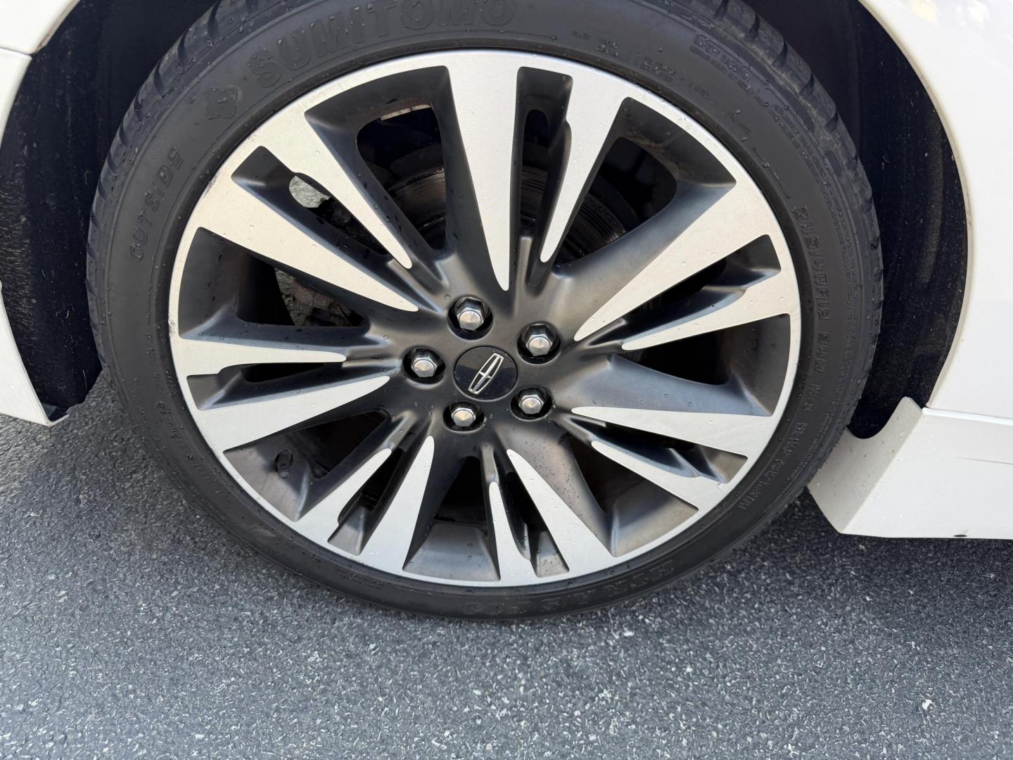 2017 White /Brown Lincoln MKZ Reserve AWD (3LN6L5FC1HR) with an 3.0 V6 TWIN TURBO engine, 6A transmission, located at 11115 Chardon Rd. , Chardon, OH, 44024, (440) 214-9705, 41.580246, -81.241943 - This 2017 Lincoln MKZ Reserve AWD with the 3.0L twin-turbo EcoBoost V6 engine delivers a luxurious and performance-oriented driving experience, producing 400 horsepower and accelerating from 0-60 mph in about 4.8 seconds. It features a refined leather interior with heated and cooled front seats, an - Photo#6