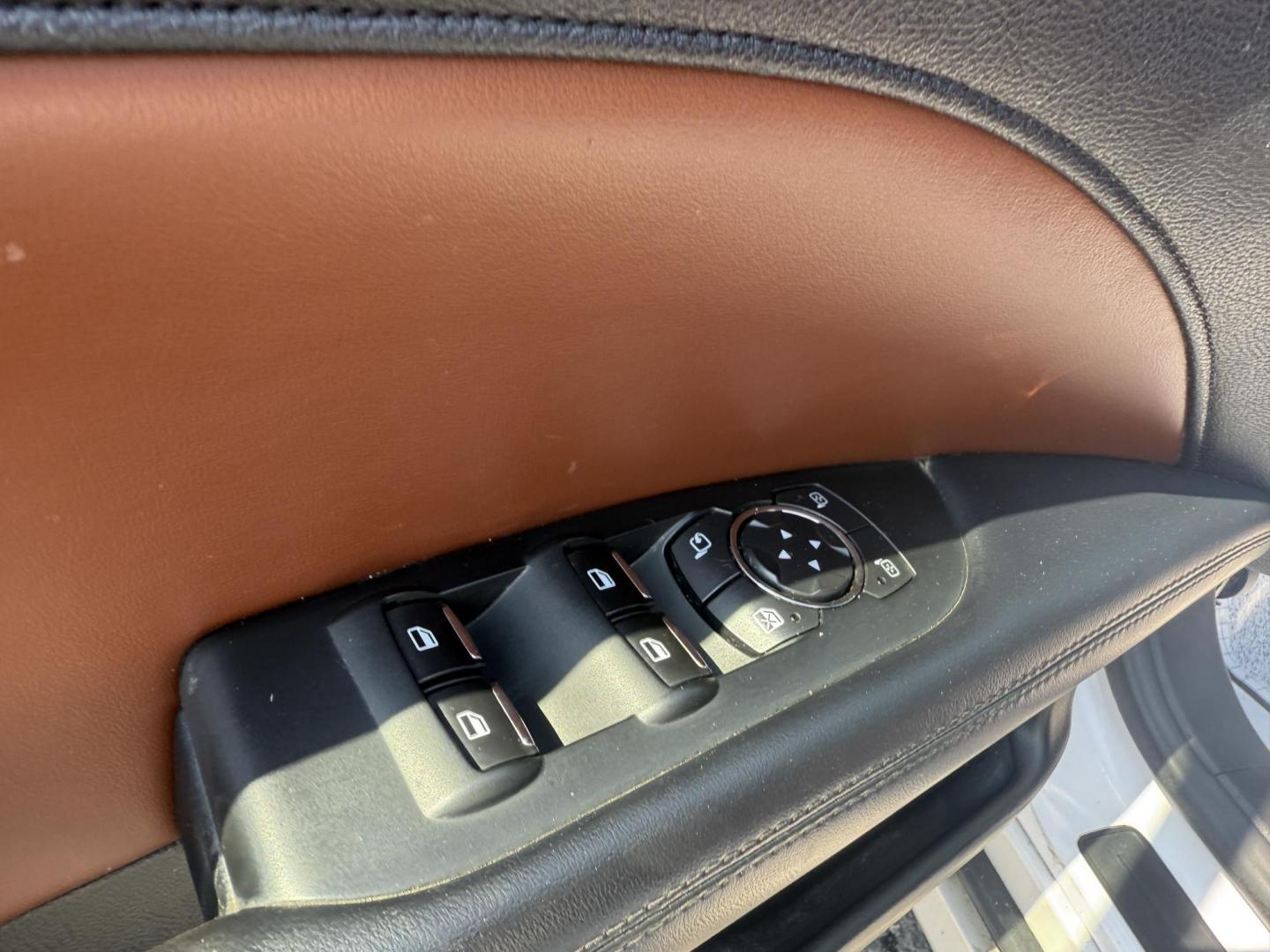 2017 White /Brown Lincoln MKZ Reserve AWD (3LN6L5FC1HR) with an 3.0 V6 TWIN TURBO engine, 6A transmission, located at 11115 Chardon Rd. , Chardon, OH, 44024, (440) 214-9705, 41.580246, -81.241943 - This 2017 Lincoln MKZ Reserve AWD with the 3.0L twin-turbo EcoBoost V6 engine delivers a luxurious and performance-oriented driving experience, producing 400 horsepower and accelerating from 0-60 mph in about 4.8 seconds. It features a refined leather interior with heated and cooled front seats, an - Photo#17
