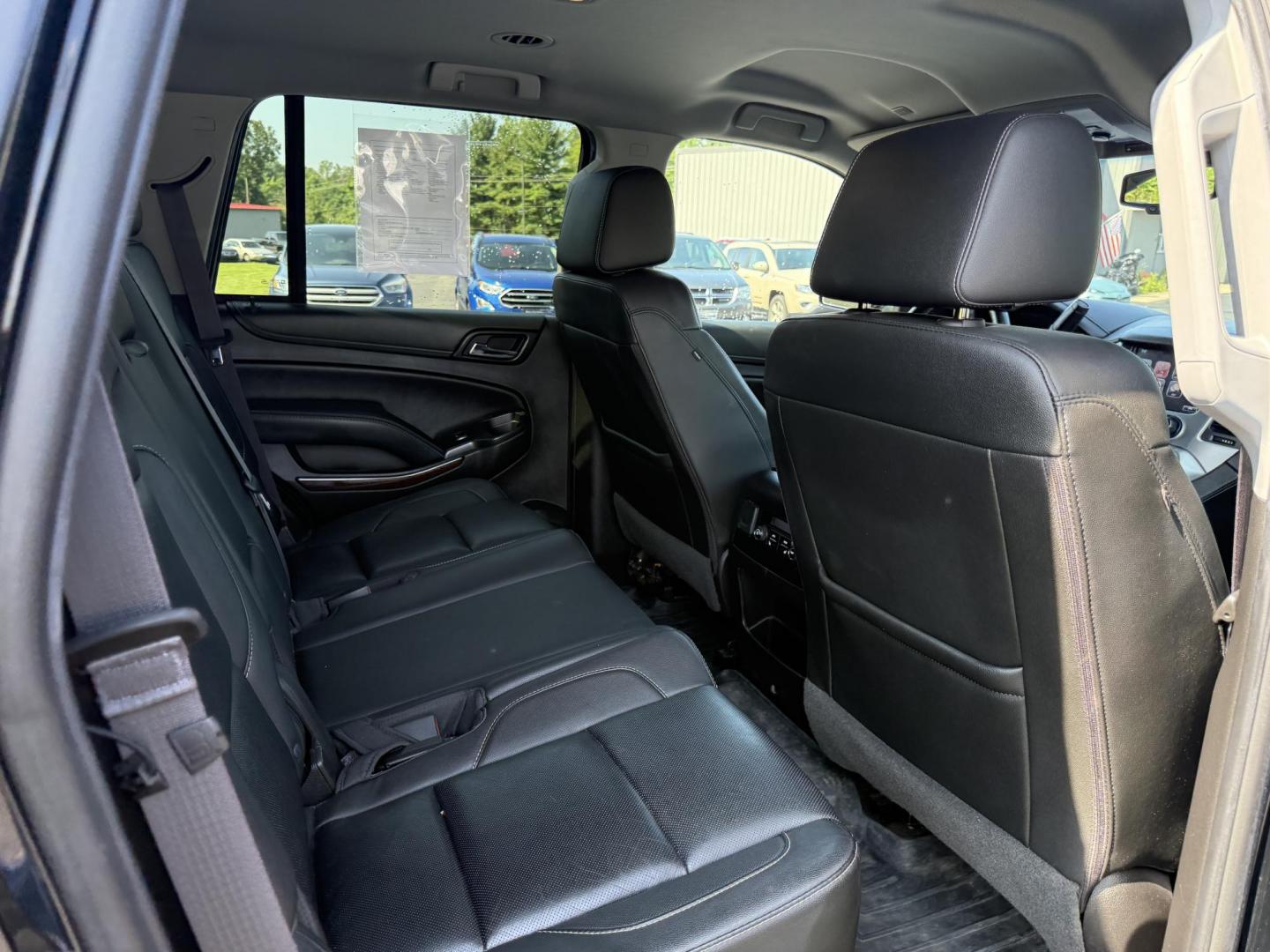 2017 Black /Black GMC Yukon SLT 4WD (1GKS2BKC9HR) with an 5.3L V8 OHV 16V FFV engine, 6A transmission, located at 11115 Chardon Rd. , Chardon, OH, 44024, (440) 214-9705, 41.580246, -81.241943 - This 2017 GMC Yukon SLT 4WD is a full-size SUV powered by a 5.3L EcoTec3 V8 engine and 6-speed automatic transmission with 3.08 gearing, offering a 6,200-pound towing capacity and FlexFuel capability. It features a luxurious leather interior with heated and cooled power front seats, heated second-r - Photo#42
