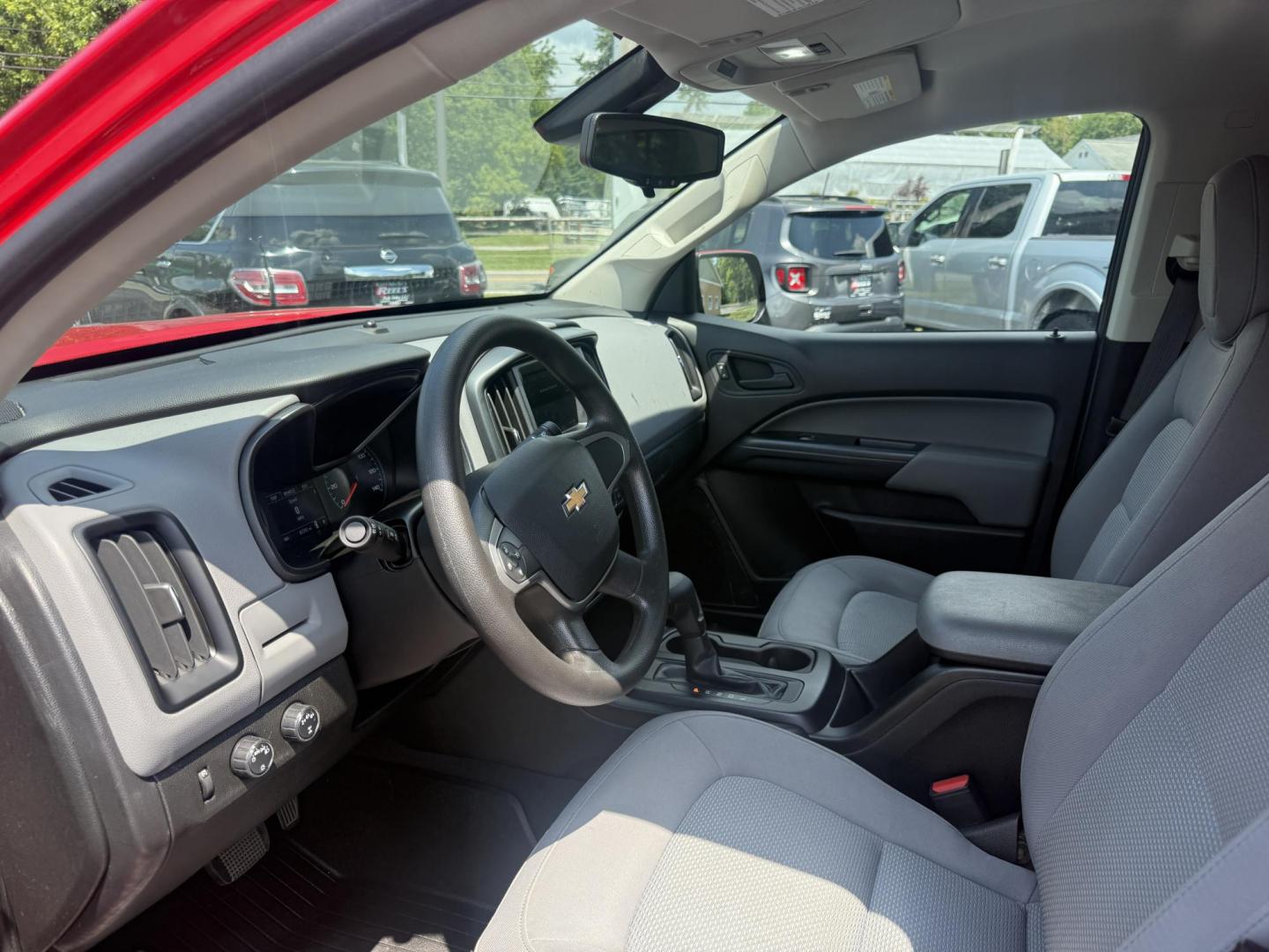2020 Red /Gray Chevrolet Colorado Work Truck Crew Cab 4WD Short Box (1GCGTBEN3L1) with an 3.6L V6 DOHC 24V GAS engine, 8-Speed Automatic transmission, located at 11115 Chardon Rd. , Chardon, OH, 44024, (440) 214-9705, 41.580246, -81.241943 - This One Owner 2020 Chevrolet Colorado Work Truck Crew Cab 4WD with the 3.6L V6 engine and 8-speed automatic transmission offers strong performance and capability, especially with its 3.42 rear axle gearing for balanced power and efficiency. This model features a 7.0" touchscreen infotainment system - Photo#17