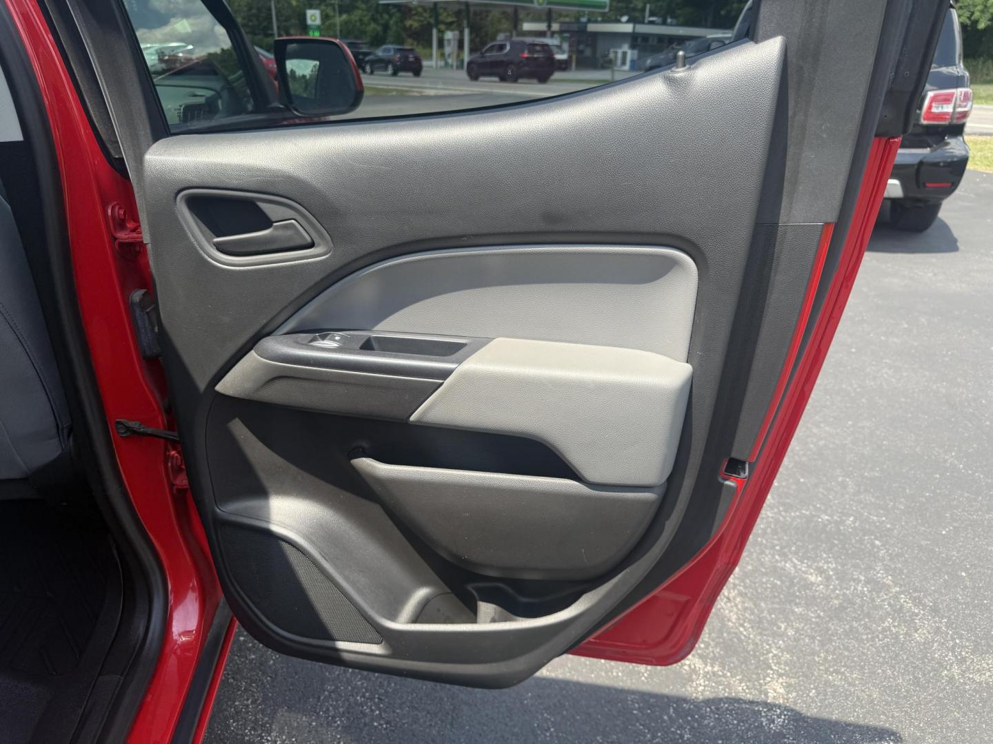 2020 Red /Gray Chevrolet Colorado Work Truck Crew Cab 4WD Short Box (1GCGTBEN3L1) with an 3.6L V6 DOHC 24V GAS engine, 8-Speed Automatic transmission, located at 11115 Chardon Rd. , Chardon, OH, 44024, (440) 214-9705, 41.580246, -81.241943 - This One Owner 2020 Chevrolet Colorado Work Truck Crew Cab 4WD with the 3.6L V6 engine and 8-speed automatic transmission offers strong performance and capability, especially with its 3.42 rear axle gearing for balanced power and efficiency. This model features a 7.0" touchscreen infotainment system - Photo#37