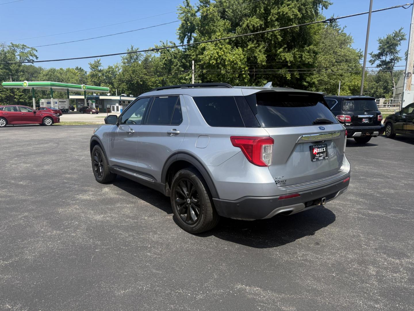 2020 Silver /Black Ford Explorer XLT AWD (1FMSK8DH4LG) with an 2.3L I4 DOHC 16V Turbo engine, 10A transmission, located at 11115 Chardon Rd. , Chardon, OH, 44024, (440) 214-9705, 41.580246, -81.241943 - This 2020 Ford Explorer XLT 4WD with the 2.3L turbocharged I4 EcoBoost engine and 10-speed automatic transmission offers a blend of performance and efficiency, achieving up to 27 MPG highway. It features a leather interior with power and heated front seats, heated second-row captain’s chairs, and - Photo#10