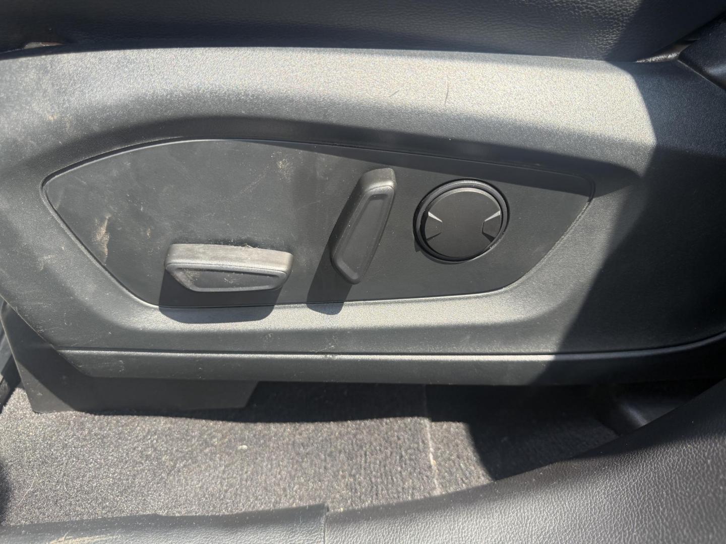 2020 Silver /Black Ford Explorer XLT AWD (1FMSK8DH4LG) with an 2.3L I4 DOHC 16V Turbo engine, 10A transmission, located at 11115 Chardon Rd. , Chardon, OH, 44024, (440) 214-9705, 41.580246, -81.241943 - This 2020 Ford Explorer XLT 4WD with the 2.3L turbocharged I4 EcoBoost engine and 10-speed automatic transmission offers a blend of performance and efficiency, achieving up to 27 MPG highway. It features a leather interior with power and heated front seats, heated second-row captain’s chairs, and - Photo#19