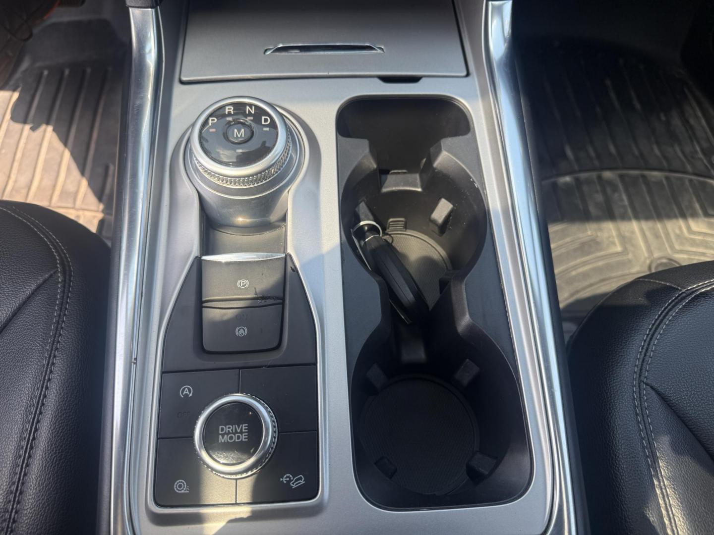 2020 Silver /Black Ford Explorer XLT AWD (1FMSK8DH4LG) with an 2.3L I4 DOHC 16V Turbo engine, 10A transmission, located at 11115 Chardon Rd. , Chardon, OH, 44024, (440) 214-9705, 41.580246, -81.241943 - This 2020 Ford Explorer XLT 4WD with the 2.3L turbocharged I4 EcoBoost engine and 10-speed automatic transmission offers a blend of performance and efficiency, achieving up to 27 MPG highway. It features a leather interior with power and heated front seats, heated second-row captain’s chairs, and - Photo#29