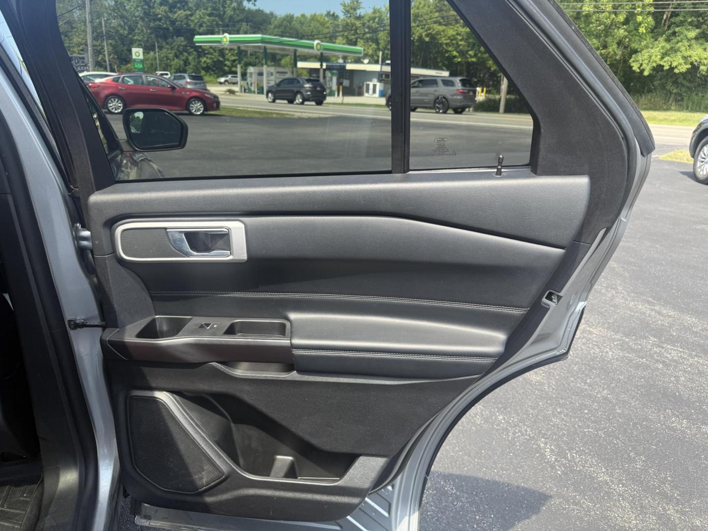2020 Silver /Black Ford Explorer XLT AWD (1FMSK8DH4LG) with an 2.3L I4 DOHC 16V Turbo engine, 10A transmission, located at 11115 Chardon Rd. , Chardon, OH, 44024, (440) 214-9705, 41.580246, -81.241943 - This 2020 Ford Explorer XLT 4WD with the 2.3L turbocharged I4 EcoBoost engine and 10-speed automatic transmission offers a blend of performance and efficiency, achieving up to 27 MPG highway. It features a leather interior with power and heated front seats, heated second-row captain’s chairs, and - Photo#40
