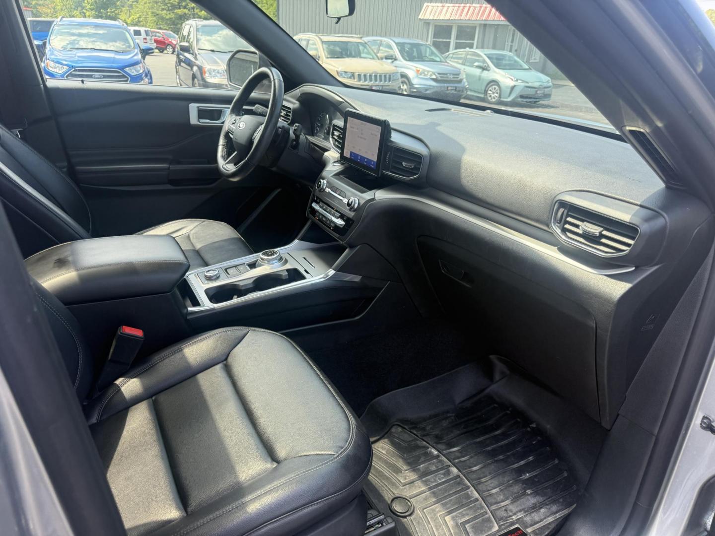 2020 Silver /Black Ford Explorer XLT AWD (1FMSK8DH4LG) with an 2.3L I4 DOHC 16V Turbo engine, 10A transmission, located at 11115 Chardon Rd. , Chardon, OH, 44024, (440) 214-9705, 41.580246, -81.241943 - This 2020 Ford Explorer XLT 4WD with the 2.3L turbocharged I4 EcoBoost engine and 10-speed automatic transmission offers a blend of performance and efficiency, achieving up to 27 MPG highway. It features a leather interior with power and heated front seats, heated second-row captain’s chairs, and - Photo#41