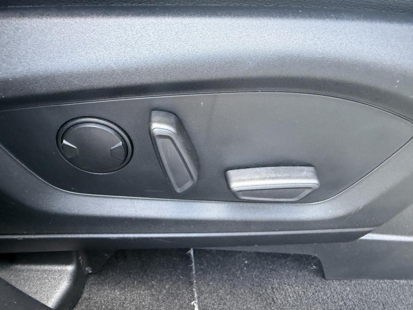 2020 Silver /Black Ford Explorer XLT AWD (1FMSK8DH4LG) with an 2.3L I4 DOHC 16V Turbo engine, 10A transmission, located at 11115 Chardon Rd. , Chardon, OH, 44024, (440) 214-9705, 41.580246, -81.241943 - This 2020 Ford Explorer XLT 4WD with the 2.3L turbocharged I4 EcoBoost engine and 10-speed automatic transmission offers a blend of performance and efficiency, achieving up to 27 MPG highway. It features a leather interior with power and heated front seats, heated second-row captain’s chairs, and - Photo#42