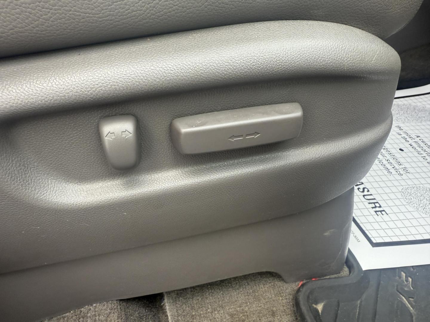 2014 Black /Gray Honda Odyssey EX-L (5FNRL5H6XEB) with an 3.5L V6 SOHC 24V engine, 6-Speed Automatic transmission, located at 547 E. Main St., Orwell, OH, 44076, (440) 437-5893, 41.535435, -80.847855 - This 2014 Honda Odyssey EX-L with Navigation is a well-equipped minivan featuring a 3.5L V6 engine and a 6-speed automatic transmission, delivering up to 27 MPG on the highway. It offers a comfortable ride with leather, heated, and power front seats, tri-zone automatic climate control, and a power m - Photo#45