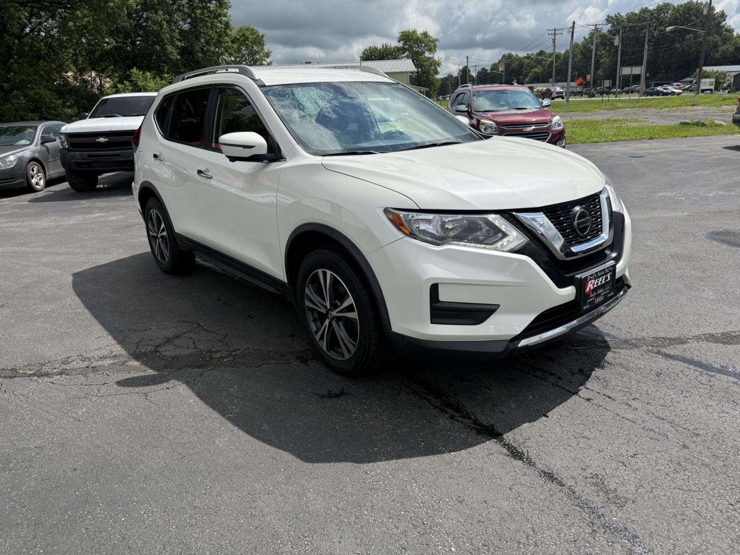 2019 White /Black Nissan Rogue SL AWD (JN8AT2MV6KW) with an 2.5L I4 DOHC 16V engine, Automatic transmission, located at 547 E. Main St., Orwell, OH, 44076, (440) 437-5893, 41.535435, -80.847855 - This 2019 Nissan Rogue SV AWD offers a fuel-efficient 2.5L I4 engine with an impressive 32 MPG highway rating and features a suite of advanced safety technologies, including Forward Collision Warning, Adaptive Cruise Control, Lane Keep Assist, Blind Spot Monitoring, and a 360-degree camera. Comfort - Photo#2