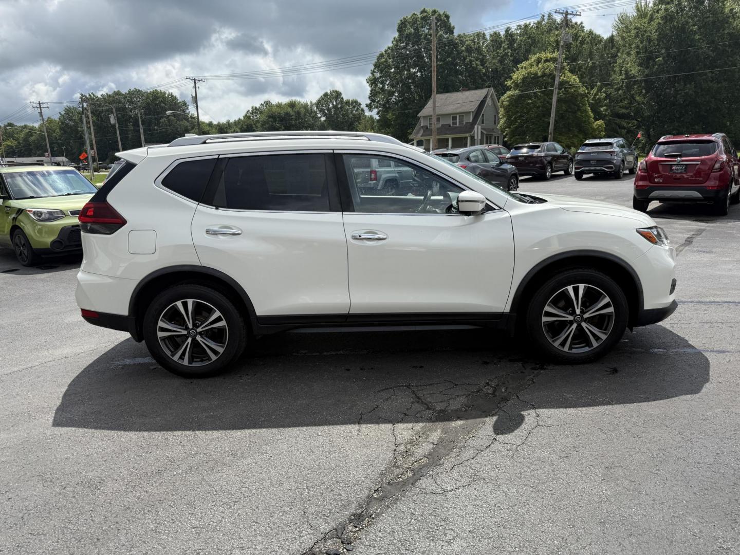 2019 White /Black Nissan Rogue SL AWD (JN8AT2MV6KW) with an 2.5L I4 DOHC 16V engine, Automatic transmission, located at 547 E. Main St., Orwell, OH, 44076, (440) 437-5893, 41.535435, -80.847855 - This 2019 Nissan Rogue SV AWD offers a fuel-efficient 2.5L I4 engine with an impressive 32 MPG highway rating and features a suite of advanced safety technologies, including Forward Collision Warning, Adaptive Cruise Control, Lane Keep Assist, Blind Spot Monitoring, and a 360-degree camera. Comfort - Photo#5