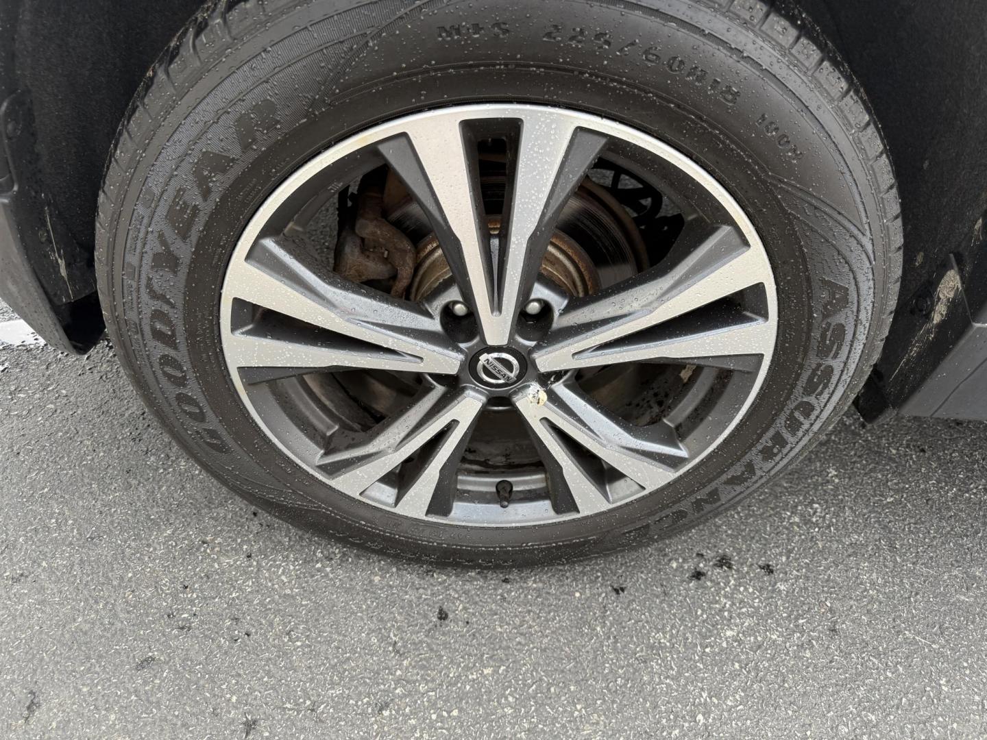 2019 White /Black Nissan Rogue SL AWD (JN8AT2MV6KW) with an 2.5L I4 DOHC 16V engine, Automatic transmission, located at 547 E. Main St., Orwell, OH, 44076, (440) 437-5893, 41.535435, -80.847855 - This 2019 Nissan Rogue SV AWD offers a fuel-efficient 2.5L I4 engine with an impressive 32 MPG highway rating and features a suite of advanced safety technologies, including Forward Collision Warning, Adaptive Cruise Control, Lane Keep Assist, Blind Spot Monitoring, and a 360-degree camera. Comfort - Photo#6