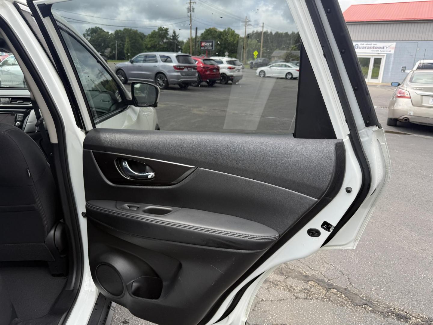 2019 White /Black Nissan Rogue SL AWD (JN8AT2MV6KW) with an 2.5L I4 DOHC 16V engine, Automatic transmission, located at 547 E. Main St., Orwell, OH, 44076, (440) 437-5893, 41.535435, -80.847855 - This 2019 Nissan Rogue SV AWD offers a fuel-efficient 2.5L I4 engine with an impressive 32 MPG highway rating and features a suite of advanced safety technologies, including Forward Collision Warning, Adaptive Cruise Control, Lane Keep Assist, Blind Spot Monitoring, and a 360-degree camera. Comfort - Photo#42