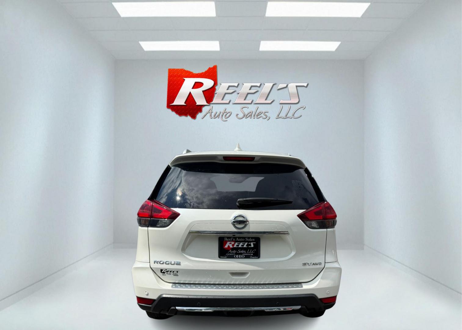 2019 White /Black Nissan Rogue SV AWD (JN8AT2MV6KW) with an 2.5L I4 DOHC 16V engine, Automatic transmission, located at 11115 Chardon Rd. , Chardon, OH, 44024, (440) 214-9705, 41.580246, -81.241943 - REDUCED PRICE!! 2019 Nissan Rogue SV AWD – Efficiency, Comfort, and Advanced Safety for Every Journey Discover the perfect blend of versatility and technology in this 2019 Nissan Rogue SV AWD. Powered by a fuel-efficient 2.5L I4 engine, you’ll enjoy up to 32 MPG on the highway, with selectabl - Photo#8