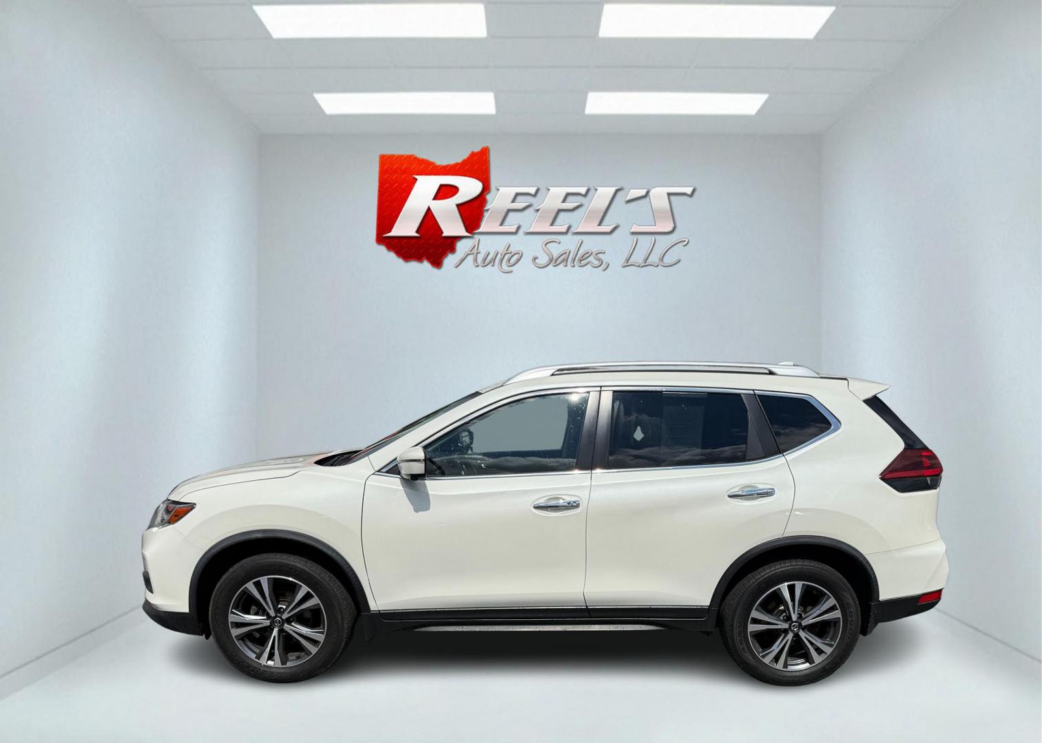 2019 White /Black Nissan Rogue SV AWD (JN8AT2MV6KW) with an 2.5L I4 DOHC 16V engine, Automatic transmission, located at 11115 Chardon Rd. , Chardon, OH, 44024, (440) 214-9705, 41.580246, -81.241943 - REDUCED PRICE!! 2019 Nissan Rogue SV AWD – Efficiency, Comfort, and Advanced Safety for Every Journey Discover the perfect blend of versatility and technology in this 2019 Nissan Rogue SV AWD. Powered by a fuel-efficient 2.5L I4 engine, you’ll enjoy up to 32 MPG on the highway, with selectabl - Photo#13