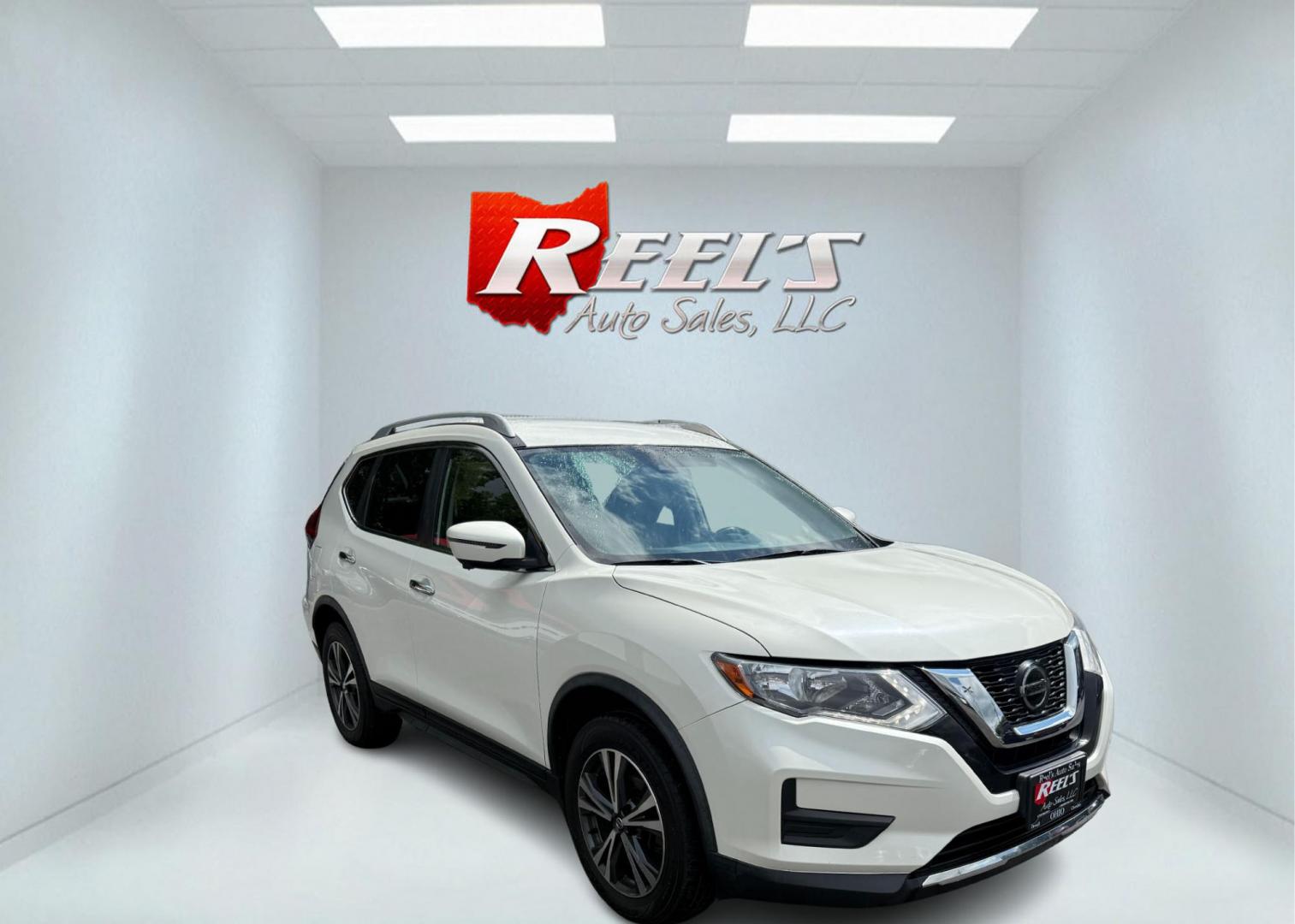 2019 White /Black Nissan Rogue SV AWD (JN8AT2MV6KW) with an 2.5L I4 DOHC 16V engine, Automatic transmission, located at 11115 Chardon Rd. , Chardon, OH, 44024, (440) 214-9705, 41.580246, -81.241943 - REDUCED PRICE!! 2019 Nissan Rogue SV AWD – Efficiency, Comfort, and Advanced Safety for Every Journey Discover the perfect blend of versatility and technology in this 2019 Nissan Rogue SV AWD. Powered by a fuel-efficient 2.5L I4 engine, you’ll enjoy up to 32 MPG on the highway, with selectabl - Photo#2