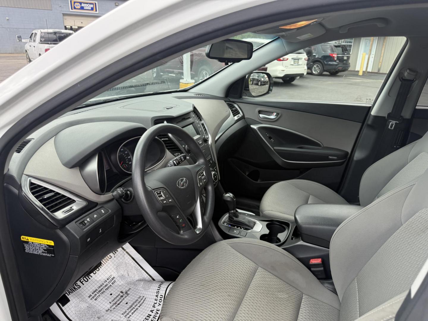 2016 White /Gray Hyundai Santa Fe SE AWD (KM8SMDHF7GU) with an 3.3L V6 DOHC 24V engine, 6A transmission, located at 547 E. Main St., Orwell, OH, 44076, (440) 437-5893, 41.535435, -80.847855 - Photo#16