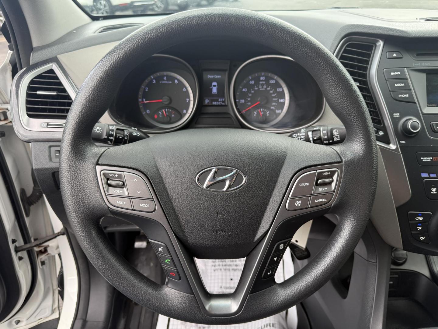 2016 White /Gray Hyundai Santa Fe SE AWD (KM8SMDHF7GU) with an 3.3L V6 DOHC 24V engine, 6A transmission, located at 547 E. Main St., Orwell, OH, 44076, (440) 437-5893, 41.535435, -80.847855 - Photo#24