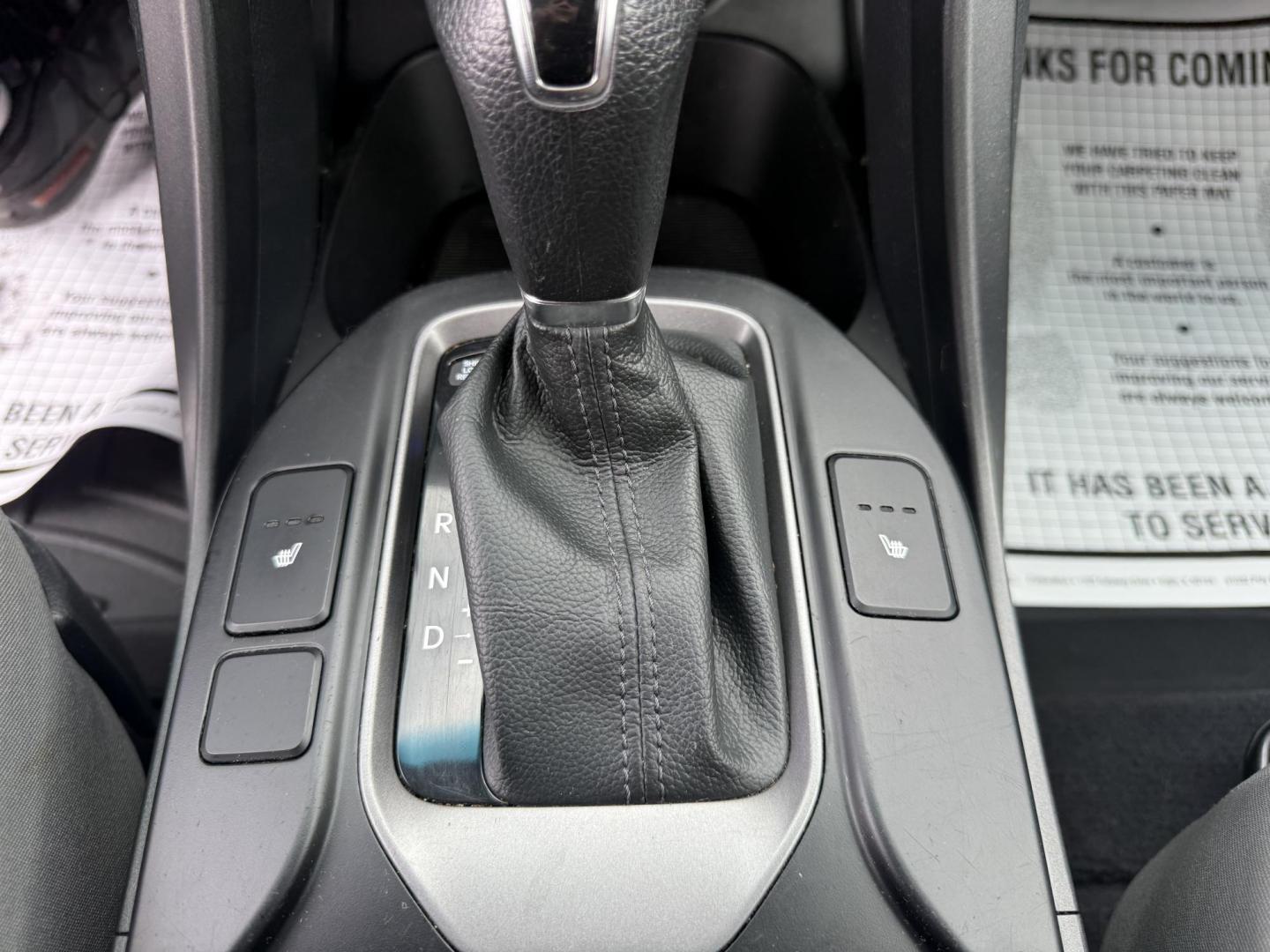 2016 White /Gray Hyundai Santa Fe SE AWD (KM8SMDHF7GU) with an 3.3L V6 DOHC 24V engine, 6A transmission, located at 547 E. Main St., Orwell, OH, 44076, (440) 437-5893, 41.535435, -80.847855 - Photo#29