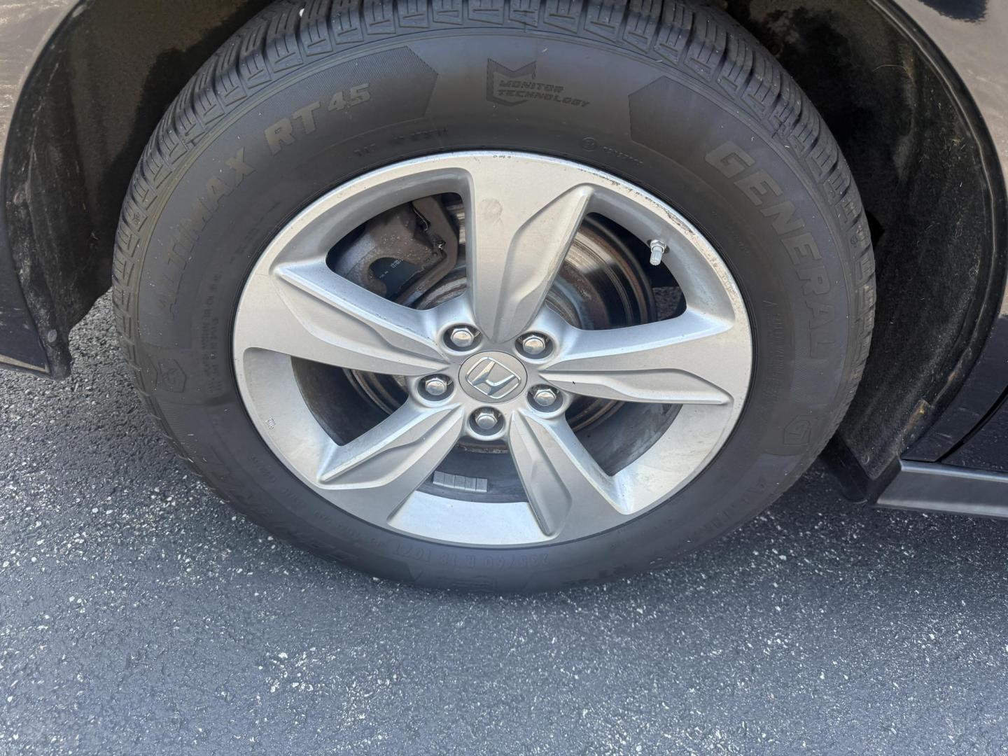 2018 Black /Gray Honda Odyssey EX (5FNRL6H53JB) with an 3.5L V6 SOHC 24V engine, 9 Speed Automatic transmission, located at 11115 Chardon Rd. , Chardon, OH, 44024, (440) 214-9705, 41.580246, -81.241943 - This 2018 Honda Odyssey EX is a family-friendly minivan powered by a 3.5L V6 engine paired with a 9-speed automatic transmission, achieving approximately 28 MPG on the highway. It features an 8.0" touchscreen infotainment system, a 7.0" gauge cluster screen, and supports Apple CarPlay and Android Au - Photo#6