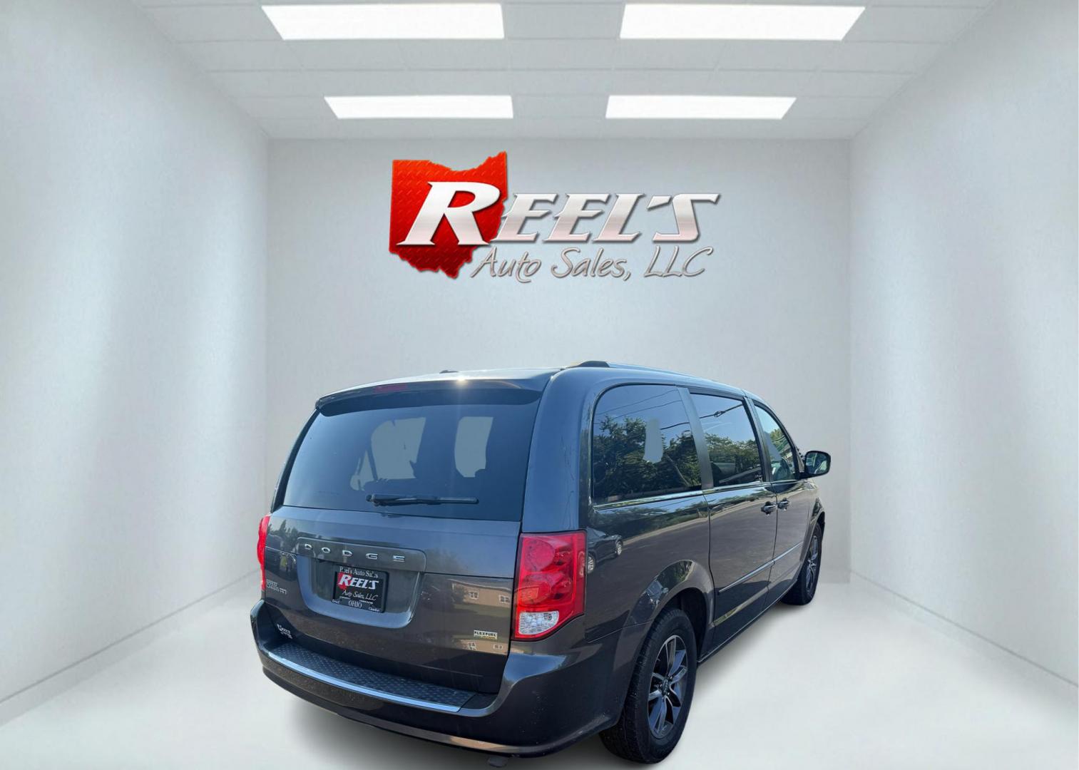 2017 Gray /Black Dodge Grand Caravan SE (2C4RDGBG0HR) with an 3.6L V6 DOHC 24V FFV engine, 6A transmission, located at 547 E. Main St., Orwell, OH, 44076, (440) 437-5893, 41.535435, -80.847855 - 2017 Dodge Grand Caravan SE Premium Plus – Versatile, Comfortable, and Family-Ready Take on every family adventure with confidence in this 2017 Dodge Grand Caravan SE Premium Plus. Powered by the reliable 3.6L Pentastar V6 engine and a smooth 6-speed automatic transmission, you’ll enjoy stron - Photo#7