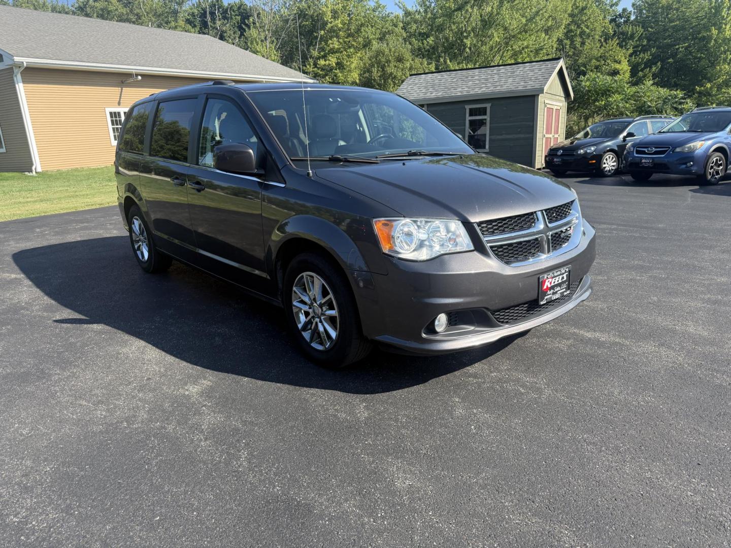 2019 Gray /Black Dodge Grand Caravan SXT (2C4RDGCGXKR) with an 3.6L V6 DOHC 24V FFV engine, 6A transmission, located at 11115 Chardon Rd. , Chardon, OH, 44024, (440) 214-9705, 41.580246, -81.241943 - This 2019 Dodge Grand Caravan SXT features a 3.6L Pentastar V6 engine paired with a 6-speed automatic transmission, offering flex-fuel capability for added versatility. It comes equipped with a 6.5" touchscreen infotainment system, Stow 'n Go seating for flexible cargo and passenger arrangements, an - Photo#2