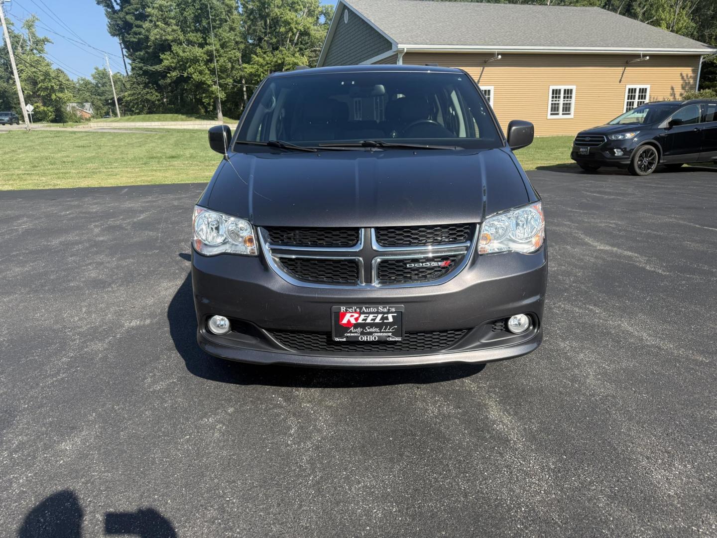2019 Gray /Black Dodge Grand Caravan SXT (2C4RDGCGXKR) with an 3.6L V6 DOHC 24V FFV engine, 6A transmission, located at 11115 Chardon Rd. , Chardon, OH, 44024, (440) 214-9705, 41.580246, -81.241943 - This 2019 Dodge Grand Caravan SXT features a 3.6L Pentastar V6 engine paired with a 6-speed automatic transmission, offering flex-fuel capability for added versatility. It comes equipped with a 6.5" touchscreen infotainment system, Stow 'n Go seating for flexible cargo and passenger arrangements, an - Photo#1