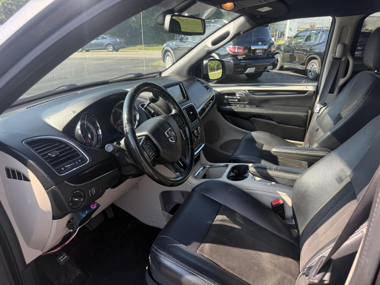 2019 Gray /Black Dodge Grand Caravan SXT (2C4RDGCGXKR) with an 3.6L V6 DOHC 24V FFV engine, 6A transmission, located at 11115 Chardon Rd. , Chardon, OH, 44024, (440) 214-9705, 41.580246, -81.241943 - This 2019 Dodge Grand Caravan SXT features a 3.6L Pentastar V6 engine paired with a 6-speed automatic transmission, offering flex-fuel capability for added versatility. It comes equipped with a 6.5" touchscreen infotainment system, Stow 'n Go seating for flexible cargo and passenger arrangements, an - Photo#13