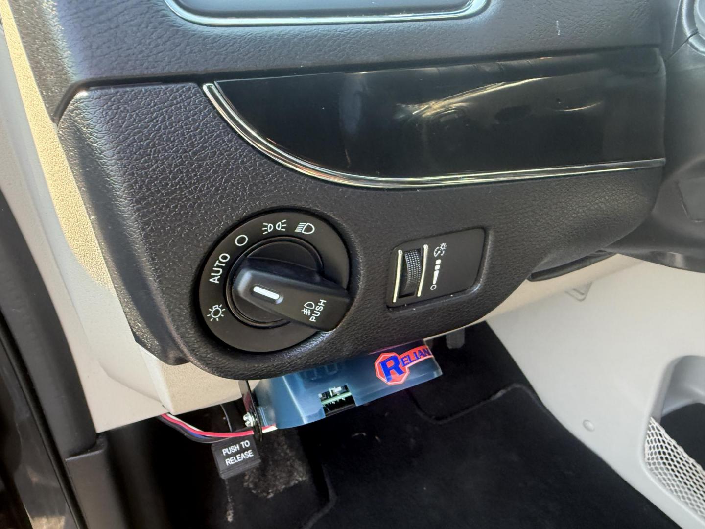 2019 Gray /Black Dodge Grand Caravan SXT (2C4RDGCGXKR) with an 3.6L V6 DOHC 24V FFV engine, 6A transmission, located at 11115 Chardon Rd. , Chardon, OH, 44024, (440) 214-9705, 41.580246, -81.241943 - This 2019 Dodge Grand Caravan SXT features a 3.6L Pentastar V6 engine paired with a 6-speed automatic transmission, offering flex-fuel capability for added versatility. It comes equipped with a 6.5" touchscreen infotainment system, Stow 'n Go seating for flexible cargo and passenger arrangements, an - Photo#19