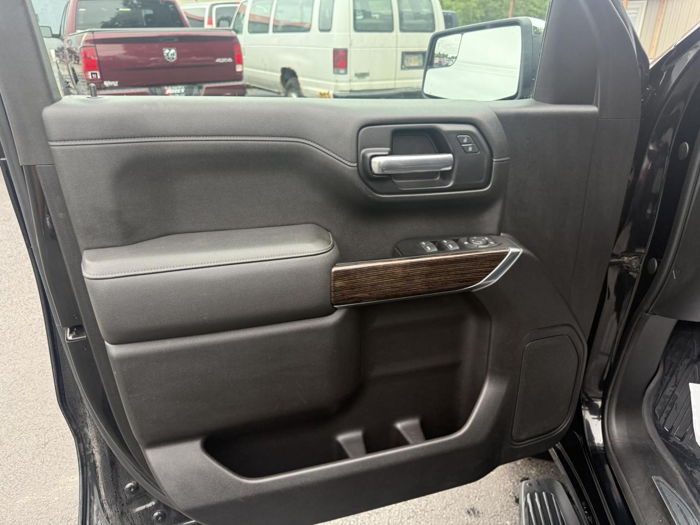 2019 Black /Black GMC Sierra 1500 SLE Double Cab 4WD (1GTR9BED1KZ) with an 5.3L V8 OHV 16V engine, 6A transmission, located at 547 E. Main St., Orwell, OH, 44076, (440) 437-5893, 41.535435, -80.847855 - This One Owner 2019 GMC Sierra 1500 SLE Double Cab, equipped with a powerful 5.3L EcoTec3 V8 engine and an 8-speed automatic transmission, features the X31 Offroad Package, G80 locking rear differential, and 3.23 gearing, giving it a robust 9,400-pound towing capacity. Comfort and technology highlig - Photo#20