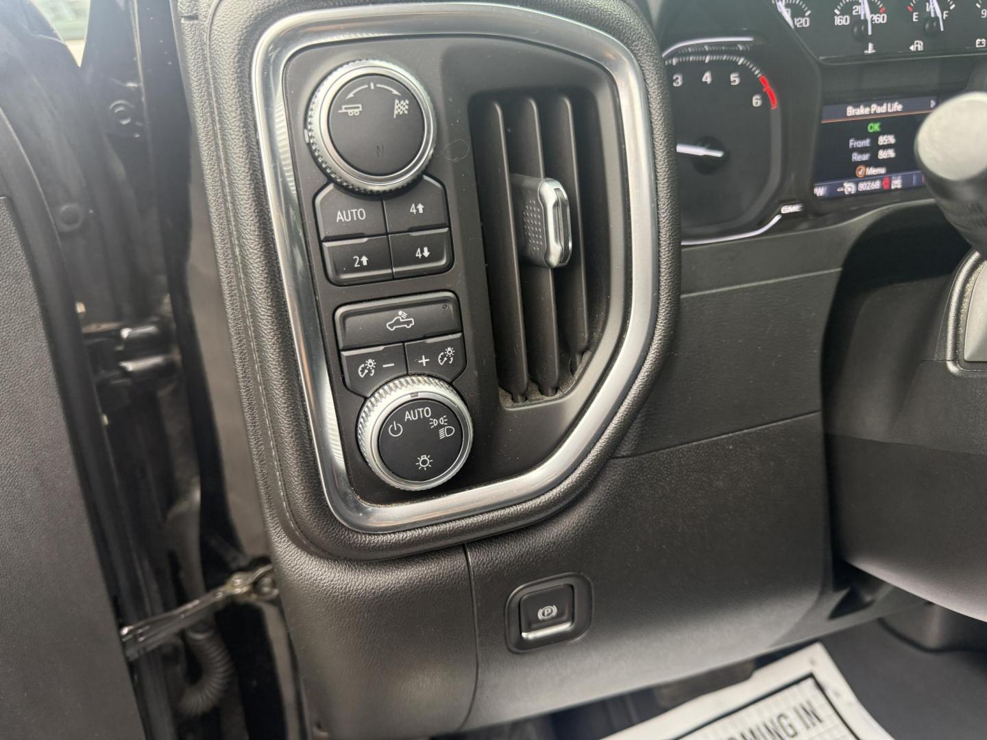 2019 Black /Black GMC Sierra 1500 SLE Double Cab 4WD (1GTR9BED1KZ) with an 5.3L V8 OHV 16V engine, 6A transmission, located at 547 E. Main St., Orwell, OH, 44076, (440) 437-5893, 41.535435, -80.847855 - This One Owner 2019 GMC Sierra 1500 SLE Double Cab, equipped with a powerful 5.3L EcoTec3 V8 engine and an 8-speed automatic transmission, features the X31 Offroad Package, G80 locking rear differential, and 3.23 gearing, giving it a robust 9,400-pound towing capacity. Comfort and technology highlig - Photo#26
