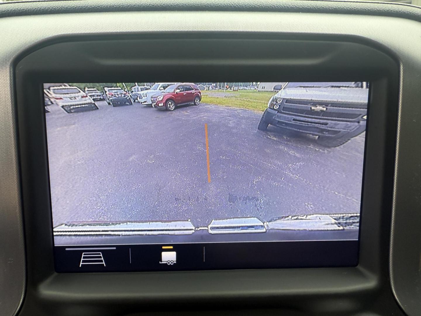 2019 Black /Black GMC Sierra 1500 SLE Double Cab 4WD (1GTR9BED1KZ) with an 5.3L V8 OHV 16V engine, 6A transmission, located at 547 E. Main St., Orwell, OH, 44076, (440) 437-5893, 41.535435, -80.847855 - This One Owner 2019 GMC Sierra 1500 SLE Double Cab, equipped with a powerful 5.3L EcoTec3 V8 engine and an 8-speed automatic transmission, features the X31 Offroad Package, G80 locking rear differential, and 3.23 gearing, giving it a robust 9,400-pound towing capacity. Comfort and technology highlig - Photo#32
