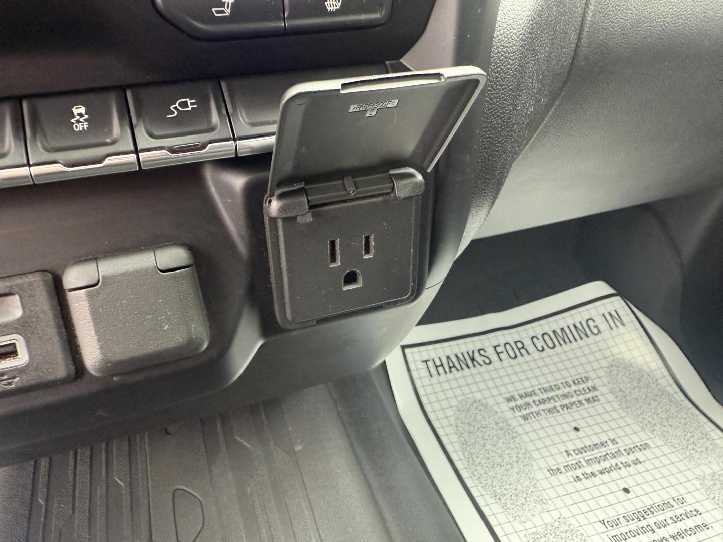 2019 Black /Black GMC Sierra 1500 SLE Double Cab 4WD (1GTR9BED1KZ) with an 5.3L V8 OHV 16V engine, 6A transmission, located at 547 E. Main St., Orwell, OH, 44076, (440) 437-5893, 41.535435, -80.847855 - This One Owner 2019 GMC Sierra 1500 SLE Double Cab, equipped with a powerful 5.3L EcoTec3 V8 engine and an 8-speed automatic transmission, features the X31 Offroad Package, G80 locking rear differential, and 3.23 gearing, giving it a robust 9,400-pound towing capacity. Comfort and technology highlig - Photo#36