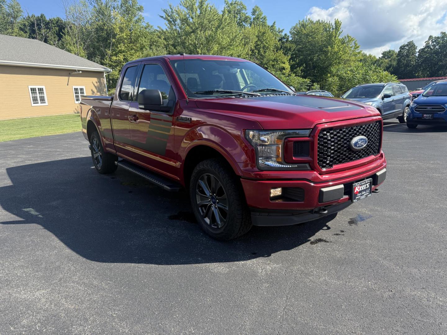 2018 Red /Black Ford F-150 XLT SuperCab 6.5-ft. 4WD (1FTEX1EP7JF) with an 2.7L V6 DOHC 24V TWIN TURBO engine, 10 Speed Auto transmission, located at 11115 Chardon Rd. , Chardon, OH, 44024, (440) 214-9705, 41.580246, -81.241943 - This 2018 Ford F-150 XLT SuperCab 4WD, powered by a 2.7L Twin Turbo EcoBoost V6 and paired with a 10-speed automatic transmission, offers robust performance and versatility, including a 3.73 locking rear differential and an 8,100-pound towing capacity. Comfort and convenience features include power - Photo#2