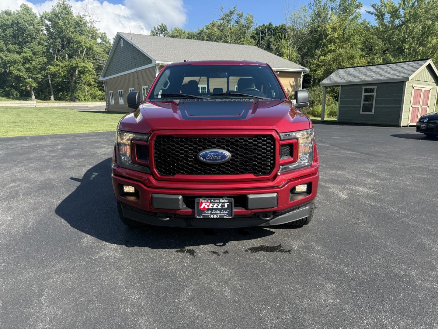 2018 Red /Black Ford F-150 XLT SuperCab 6.5-ft. 4WD (1FTEX1EP7JF) with an 2.7L V6 DOHC 24V TWIN TURBO engine, 10 Speed Auto transmission, located at 11115 Chardon Rd. , Chardon, OH, 44024, (440) 214-9705, 41.580246, -81.241943 - This 2018 Ford F-150 XLT SuperCab 4WD, powered by a 2.7L Twin Turbo EcoBoost V6 and paired with a 10-speed automatic transmission, offers robust performance and versatility, including a 3.73 locking rear differential and an 8,100-pound towing capacity. Comfort and convenience features include power - Photo#1