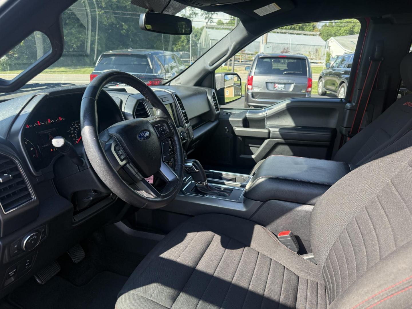 2018 Red /Black Ford F-150 XLT SuperCab 6.5-ft. 4WD (1FTEX1EP7JF) with an 2.7L V6 DOHC 24V TWIN TURBO engine, 10 Speed Auto transmission, located at 11115 Chardon Rd. , Chardon, OH, 44024, (440) 214-9705, 41.580246, -81.241943 - This 2018 Ford F-150 XLT SuperCab 4WD, powered by a 2.7L Twin Turbo EcoBoost V6 and paired with a 10-speed automatic transmission, offers robust performance and versatility, including a 3.73 locking rear differential and an 8,100-pound towing capacity. Comfort and convenience features include power - Photo#16