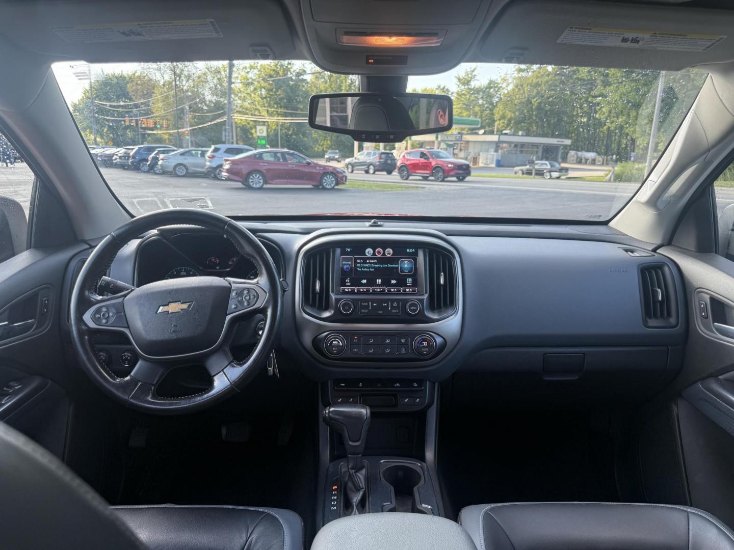 2015 Red /Black Chevrolet Colorado Z71 Crew Cab 4WD Long Box (1GCGTCE34F1) with an 3.6L V6 DOHC 24V GAS engine, 6-Speed Automatic transmission, located at 11115 Chardon Rd. , Chardon, OH, 44024, (440) 214-9705, 41.580246, -81.241943 - This 2015 Chevrolet Colorado Z71 Crew Cab 4WD, equipped with a 3.6L V6 engine and a 6-speed automatic transmission, delivers a balanced mix of power and efficiency with up to 24 MPG highway and a 7,000-pound towing capacity thanks to its 3.42 gearing and G80 locking rear differential. This midsize t - Photo#34