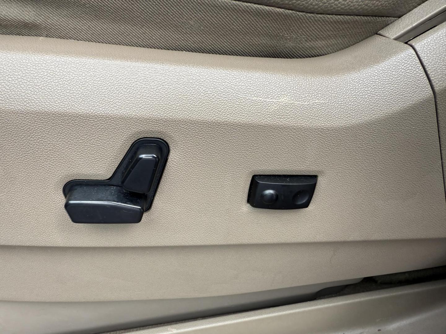 2015 Red /Tan Chrysler Town & Country Touring (2C4RC1BG5FR) with an 3.6L V6 DOHC 24V engine, 6-Speed Automatic transmission, located at 547 E. Main St., Orwell, OH, 44076, (440) 437-5893, 41.535435, -80.847855 - This 2015 Chrysler Town & Country Touring came from Maryland and it shows underneath, equipped with a 3.6L Pentastar V6 engine and 6-speed automatic transmission, offers a luxurious and versatile minivan experience with features like leather interior, tri-zone automatic climate control, power driver - Photo#21