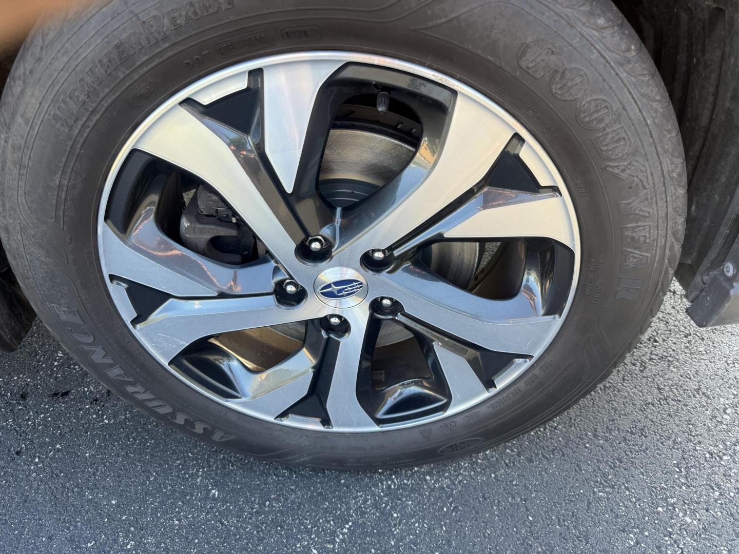 2020 Green /Brown Subaru Outback Touring (4S4BTAPC4L3) with an 2.5L H4 DOHC 16V engine, Automatic transmission, located at 11115 Chardon Rd. , Chardon, OH, 44024, (440) 214-9705, 41.580246, -81.241943 - This One Owner 2020 Subaru Outback Touring with a 2.5L H4 engine and Symmetrical AWD delivers excellent versatility and efficiency, reaching up to 33 MPG highway. It boasts a luxurious leather interior, heated and cooled power front seats, dual-zone automatic climate control, a large 11.6-inch touch - Photo#4