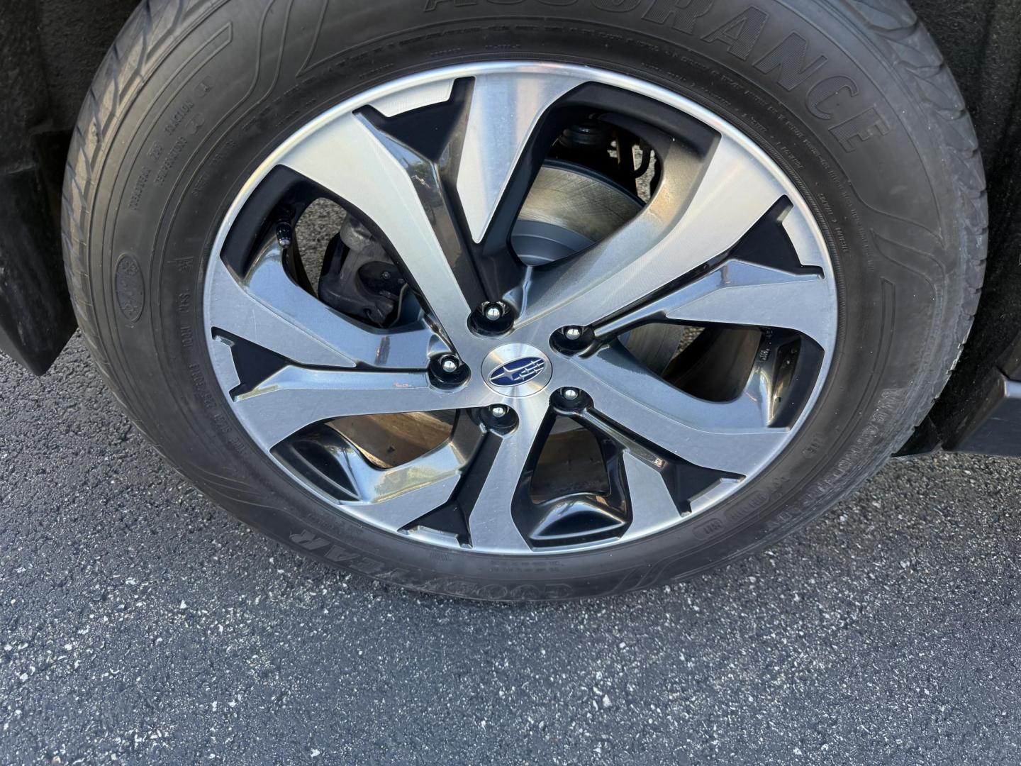 2020 Green /Brown Subaru Outback Touring (4S4BTAPC4L3) with an 2.5L H4 DOHC 16V engine, Automatic transmission, located at 11115 Chardon Rd. , Chardon, OH, 44024, (440) 214-9705, 41.580246, -81.241943 - This One Owner 2020 Subaru Outback Touring with a 2.5L H4 engine and Symmetrical AWD delivers excellent versatility and efficiency, reaching up to 33 MPG highway. It boasts a luxurious leather interior, heated and cooled power front seats, dual-zone automatic climate control, a large 11.6-inch touch - Photo#6