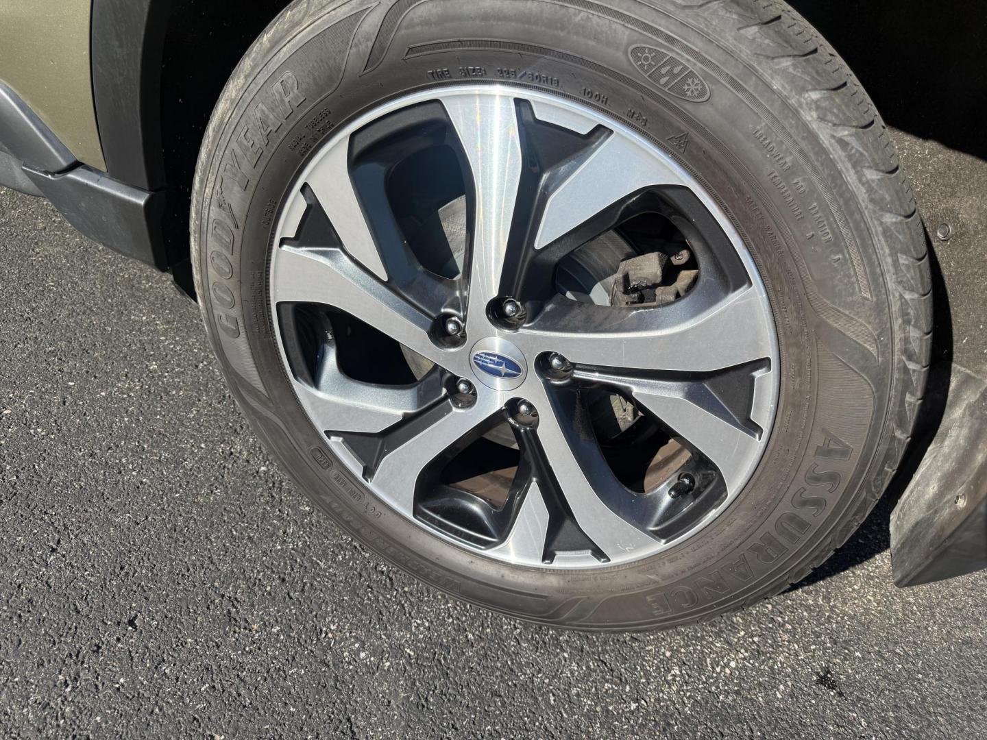 2020 Green /Brown Subaru Outback Touring (4S4BTAPC4L3) with an 2.5L H4 DOHC 16V engine, Automatic transmission, located at 11115 Chardon Rd. , Chardon, OH, 44024, (440) 214-9705, 41.580246, -81.241943 - This One Owner 2020 Subaru Outback Touring with a 2.5L H4 engine and Symmetrical AWD delivers excellent versatility and efficiency, reaching up to 33 MPG highway. It boasts a luxurious leather interior, heated and cooled power front seats, dual-zone automatic climate control, a large 11.6-inch touch - Photo#12