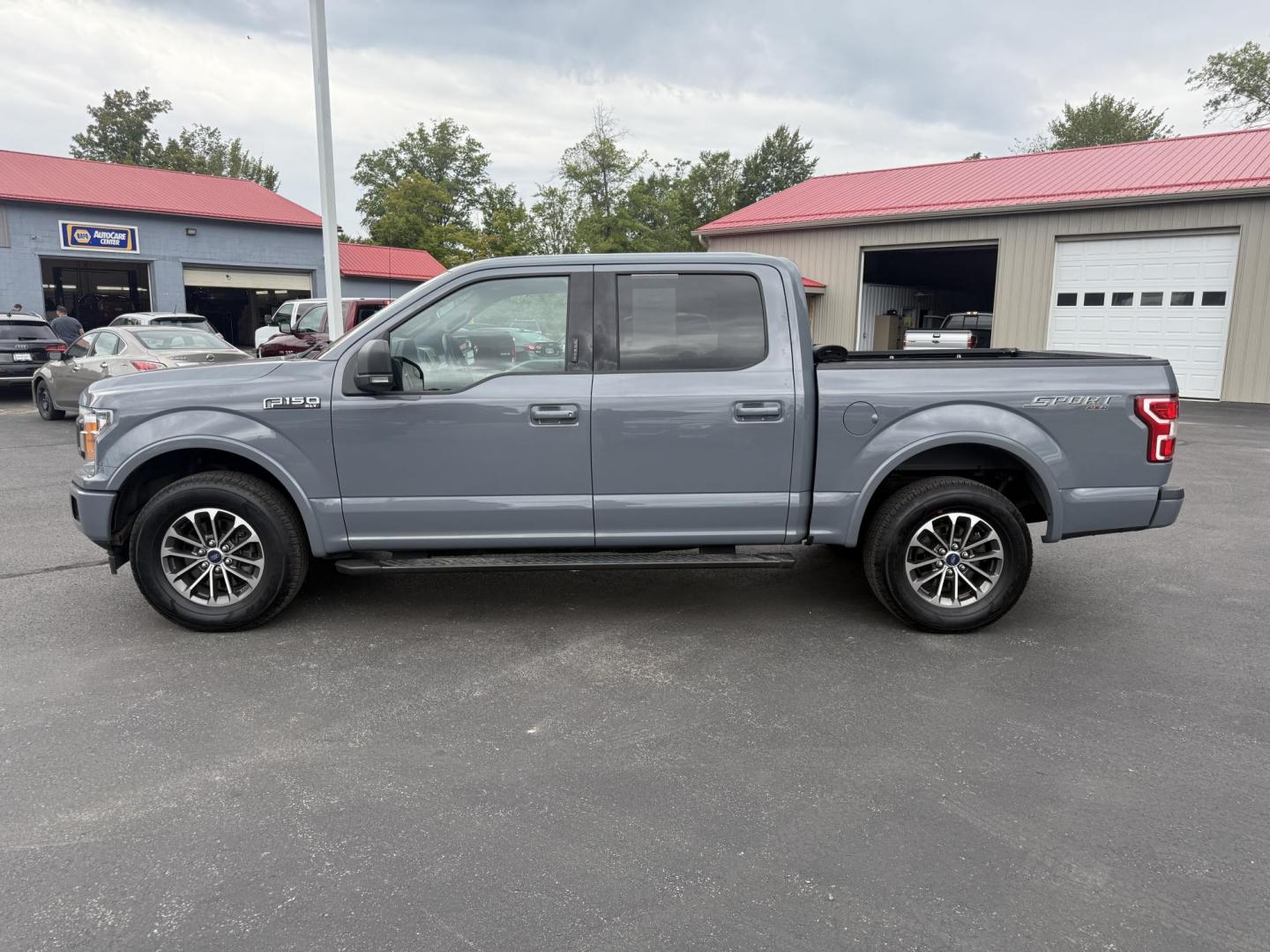 2019 Gray /Black Ford F-150 XLT SuperCrew 5.5-ft. Bed 4WD (1FTEW1EP8KF) with an 2.7L V6 DOHC 24V TWIN TURBO engine, 10 Speed Automatic Transmission transmission, located at 547 E. Main St., Orwell, OH, 44076, (440) 437-5893, 41.535435, -80.847855 - This 2019 Ford F-150 XLT Crew Cab with the 2.7L Twin Turbo EcoBoost V6 and 10-speed automatic transmission offers a strong blend of power and efficiency, delivering 24 MPG on the highway and a towing capacity of 7,600 lbs—ideal for both daily driving and moderate hauling needs. Equipped with 3.55 - Photo#13