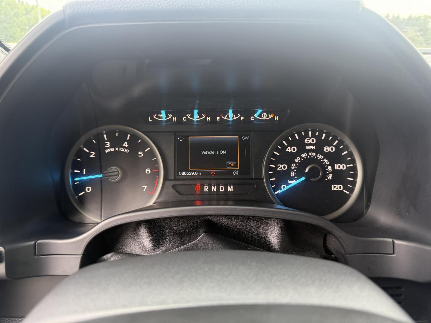 2019 Gray /Black Ford F-150 XLT SuperCrew 5.5-ft. Bed 4WD (1FTEW1EP8KF) with an 2.7L V6 DOHC 24V TWIN TURBO engine, 10 Speed Automatic Transmission transmission, located at 547 E. Main St., Orwell, OH, 44076, (440) 437-5893, 41.535435, -80.847855 - This 2019 Ford F-150 XLT Crew Cab with the 2.7L Twin Turbo EcoBoost V6 and 10-speed automatic transmission offers a strong blend of power and efficiency, delivering 24 MPG on the highway and a towing capacity of 7,600 lbs—ideal for both daily driving and moderate hauling needs. Equipped with 3.55 - Photo#25