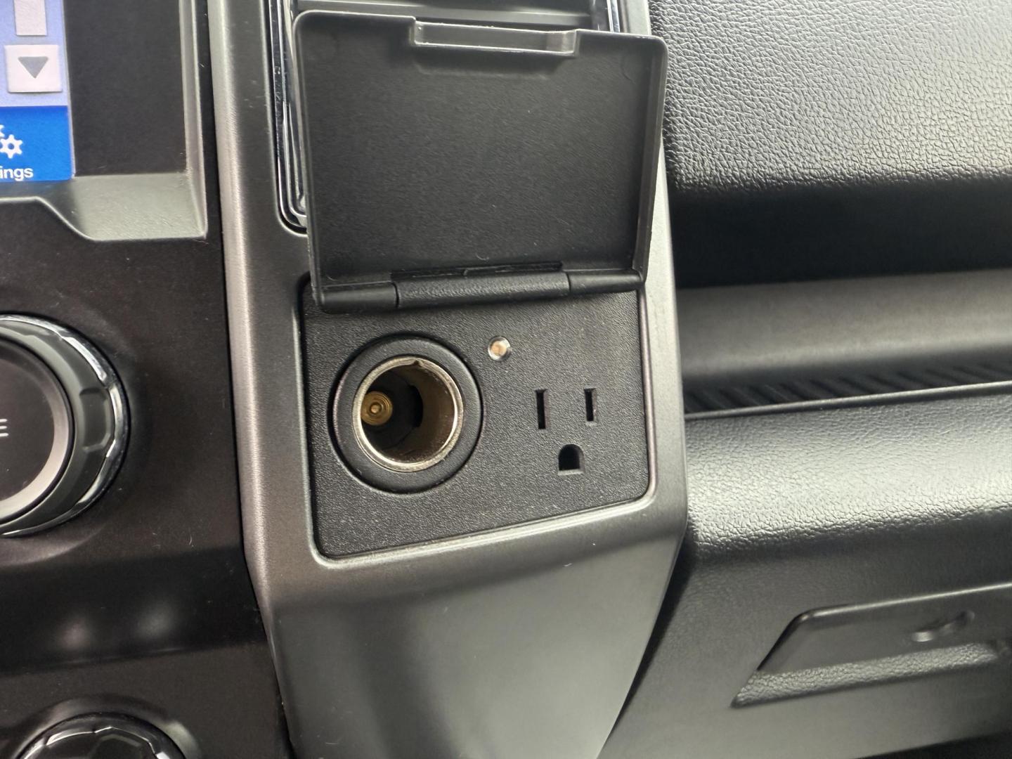 2019 Gray /Black Ford F-150 XLT SuperCrew 5.5-ft. Bed 4WD (1FTEW1EP8KF) with an 2.7L V6 DOHC 24V TWIN TURBO engine, 10 Speed Automatic Transmission transmission, located at 547 E. Main St., Orwell, OH, 44076, (440) 437-5893, 41.535435, -80.847855 - This 2019 Ford F-150 XLT Crew Cab with the 2.7L Twin Turbo EcoBoost V6 and 10-speed automatic transmission offers a strong blend of power and efficiency, delivering 24 MPG on the highway and a towing capacity of 7,600 lbs—ideal for both daily driving and moderate hauling needs. Equipped with 3.55 - Photo#32